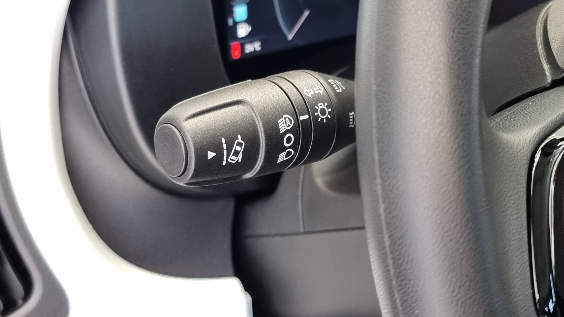 FIAT Panda 1.0 Hybrid Cross-image-11