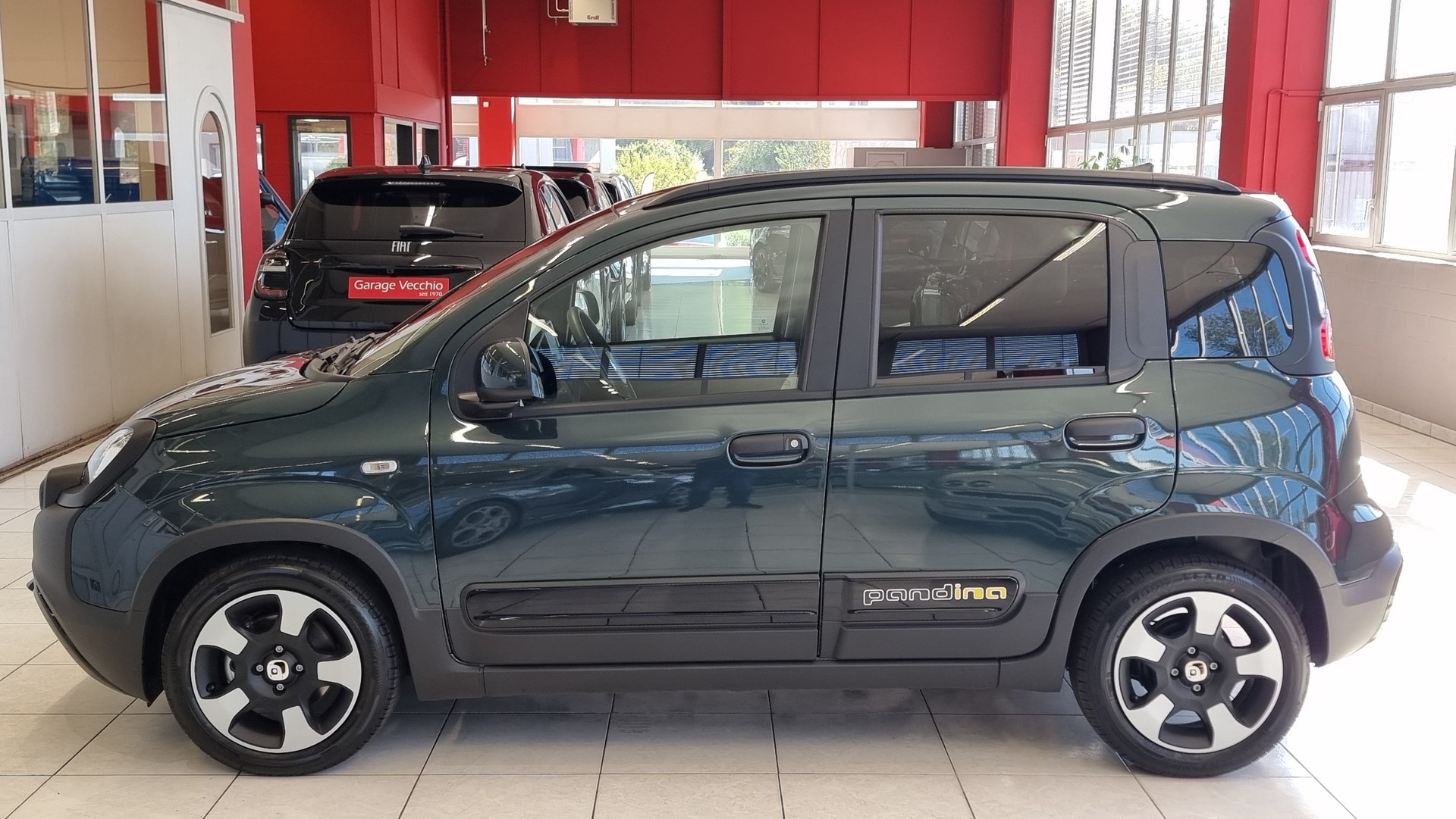FIAT Panda 1.0 Hybrid Cross-showroom-element-2