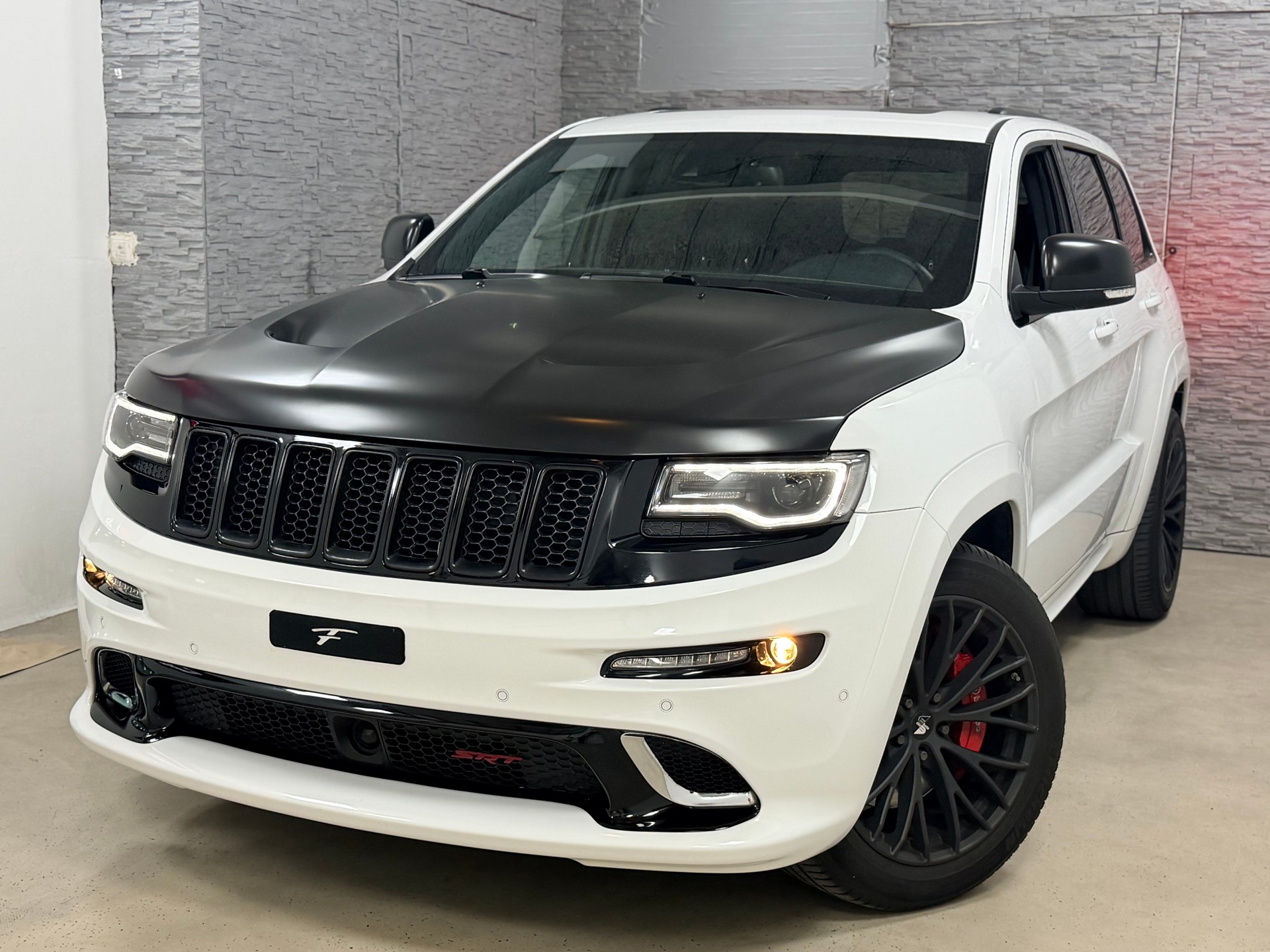 JEEP Grand Cherokee 6.4 V8 HEMI SRT8 Automatic-showroom-element-2