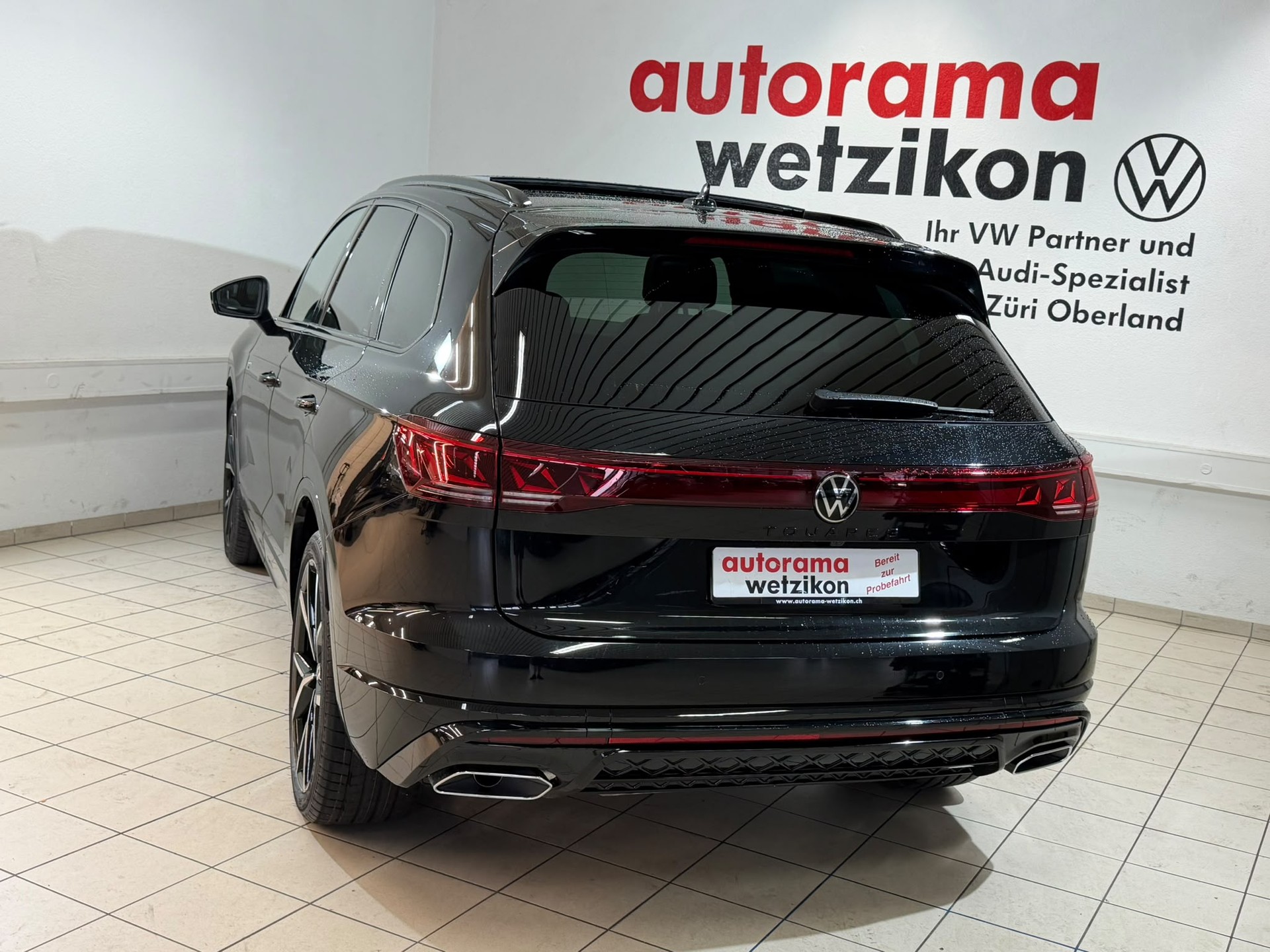 VW Touareg 3.0 TDI R-Line Final Edition Tiptronic-showroom-element-3