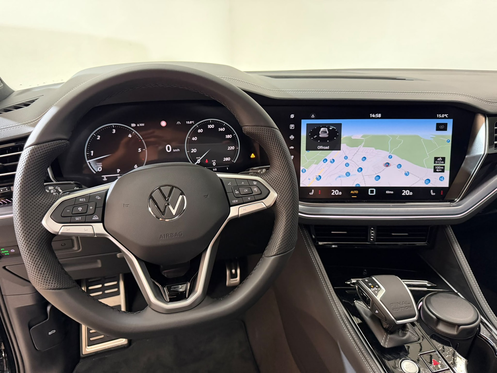 VW Touareg 3.0 TDI R-Line Final Edition Tiptronic-image-6