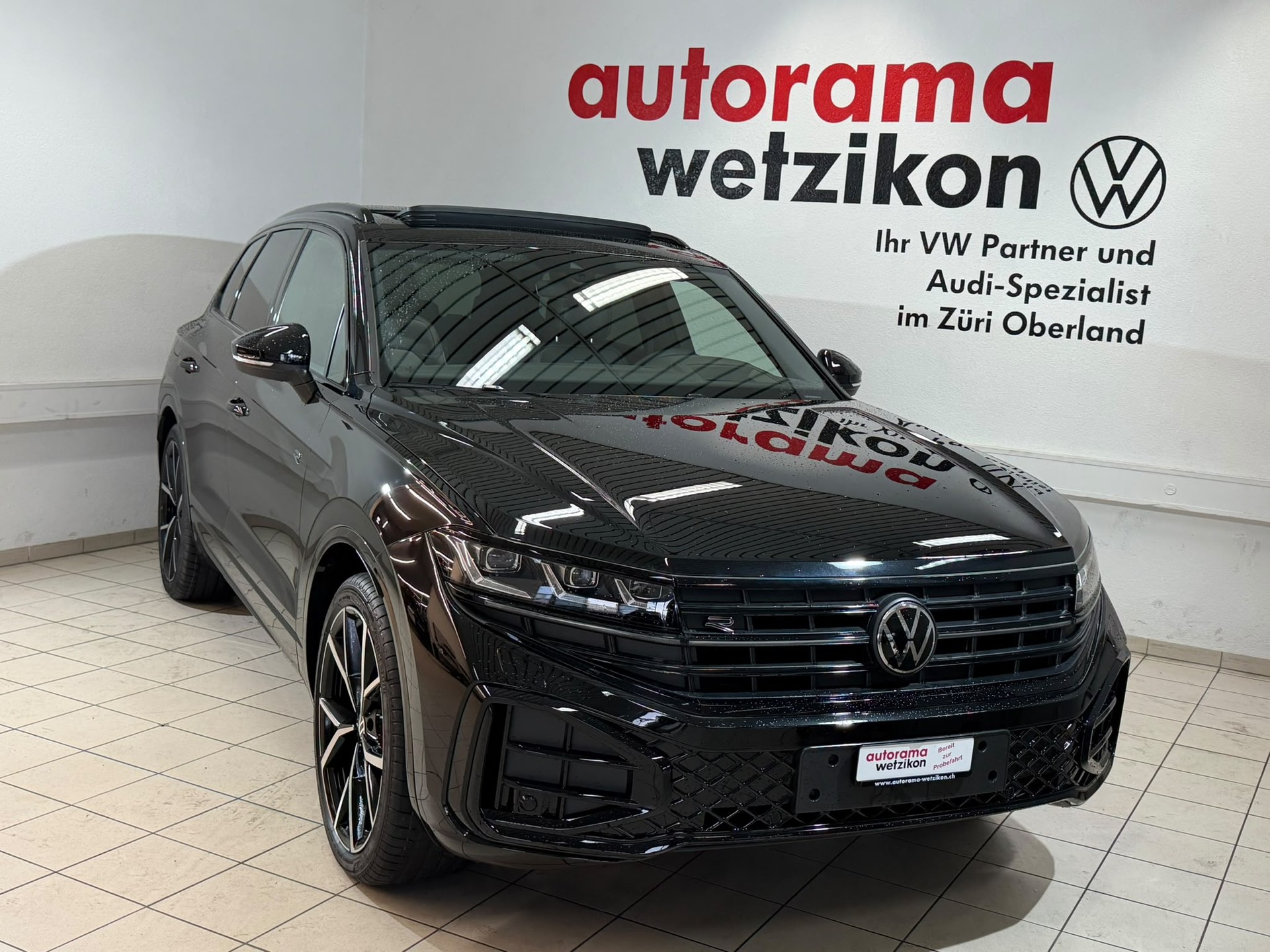 VW Touareg 3.0 TDI R-Line Final Edition Tiptronic-showroom-element-1