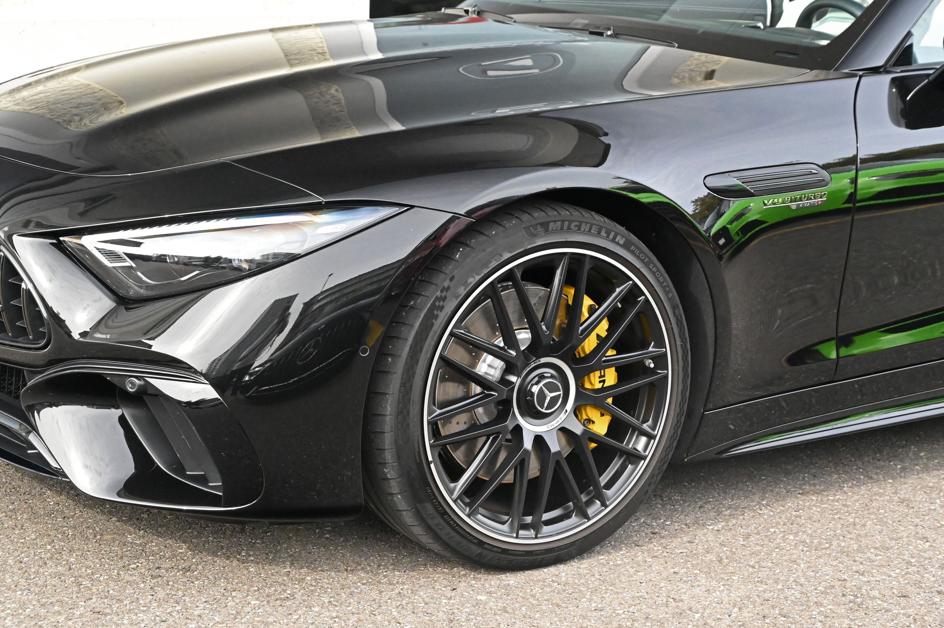 MERCEDES-BENZ AMG SL 63 4matic+ Executive Edition-showroom-element-3