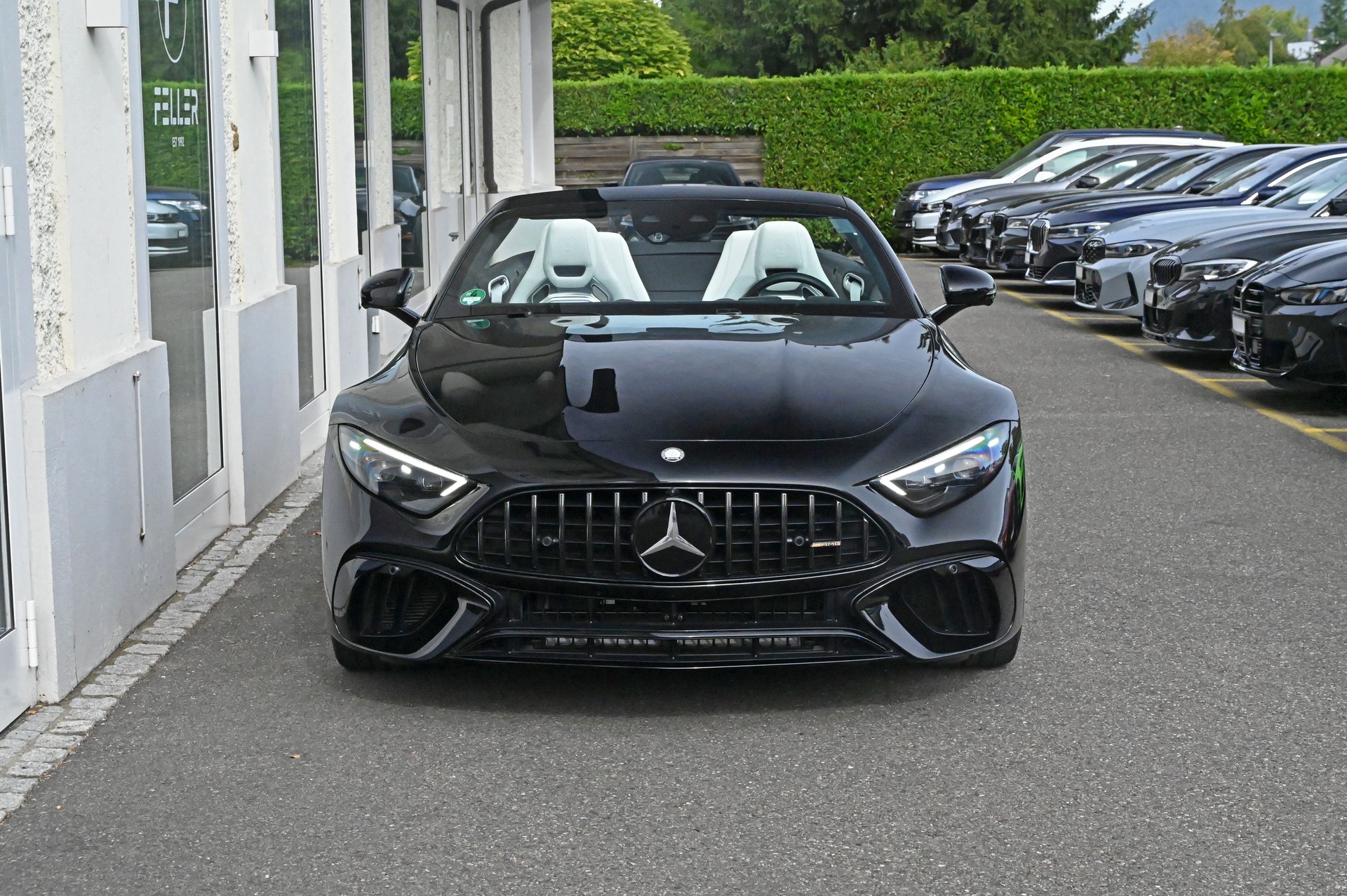 MERCEDES-BENZ AMG SL 63 4matic+ Executive Edition-showroom-element-1