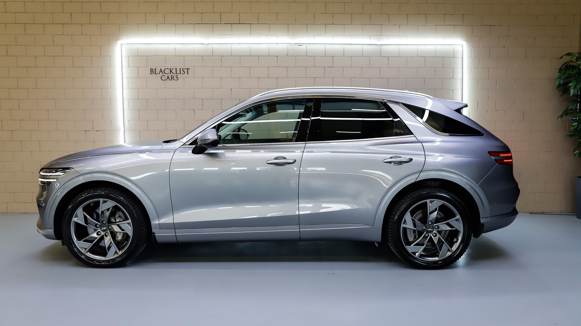 GENESIS GV70 Electrified Sport kWh 77,4 AWD * Savile Silver *-showroom-element-3