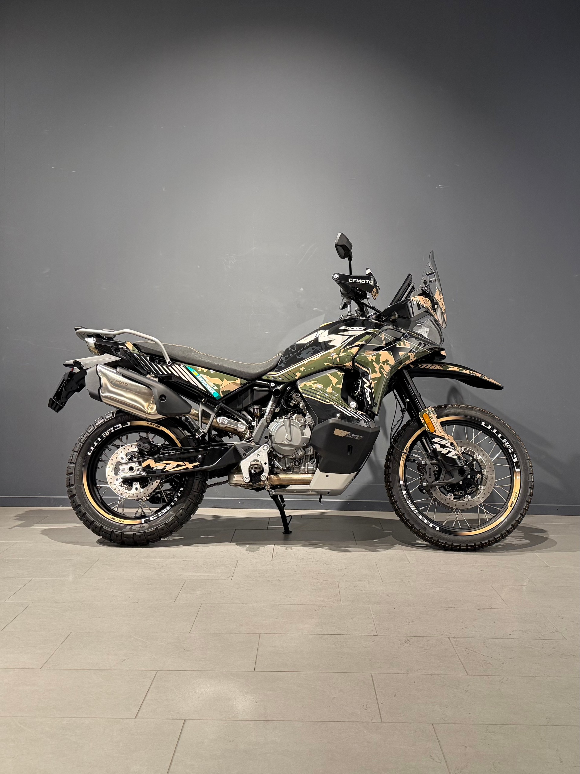 CF MOTO folierte 800 MT-X 830mm