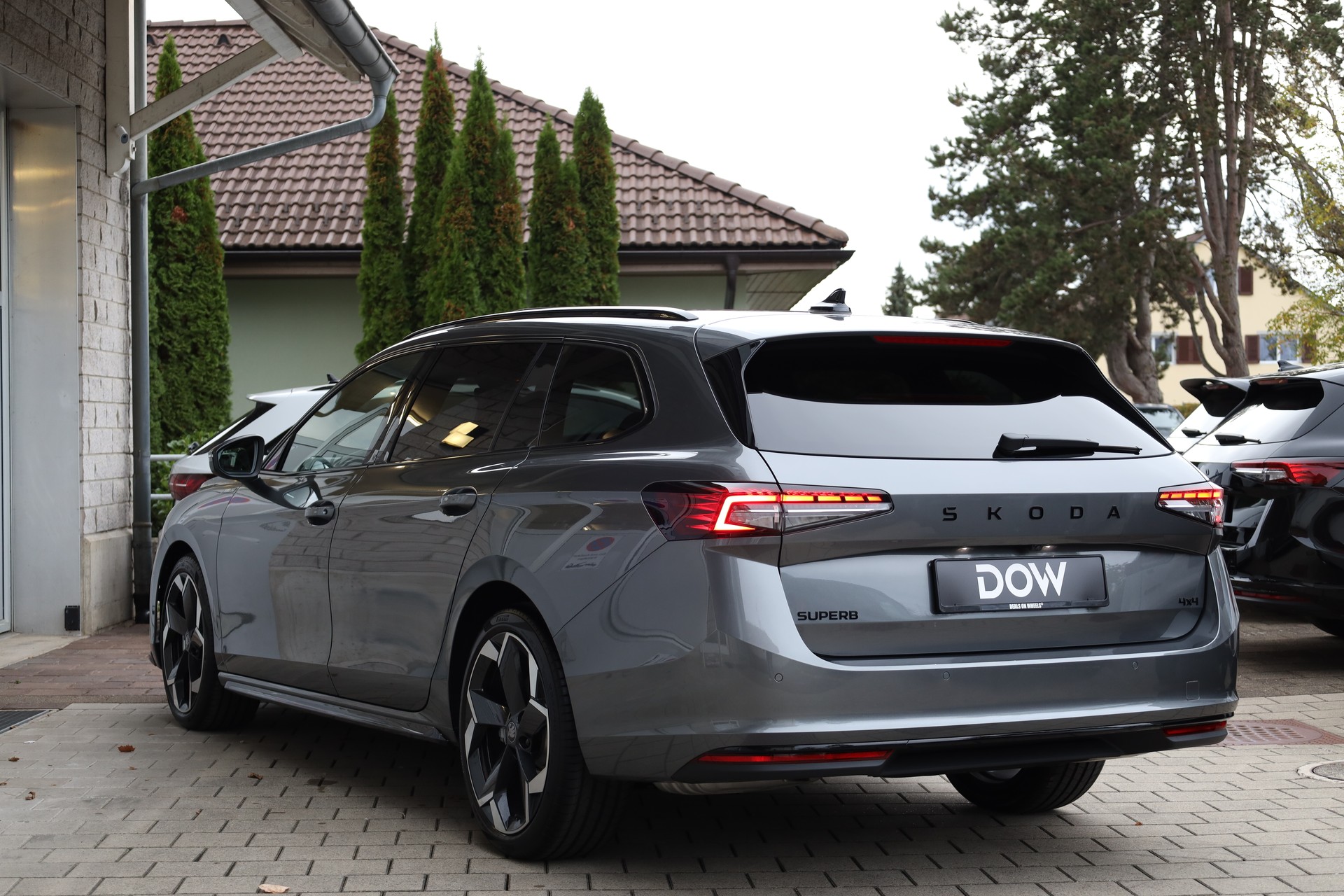 SKODA Superb Combi 2.0 TSI Sportline 4x4 DSG-showroom-element-3