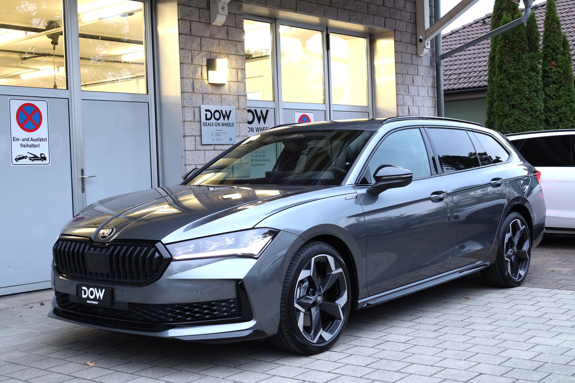 SKODA Superb Combi 2.0 TSI Sportline 4x4 DSG-showroom-element-2