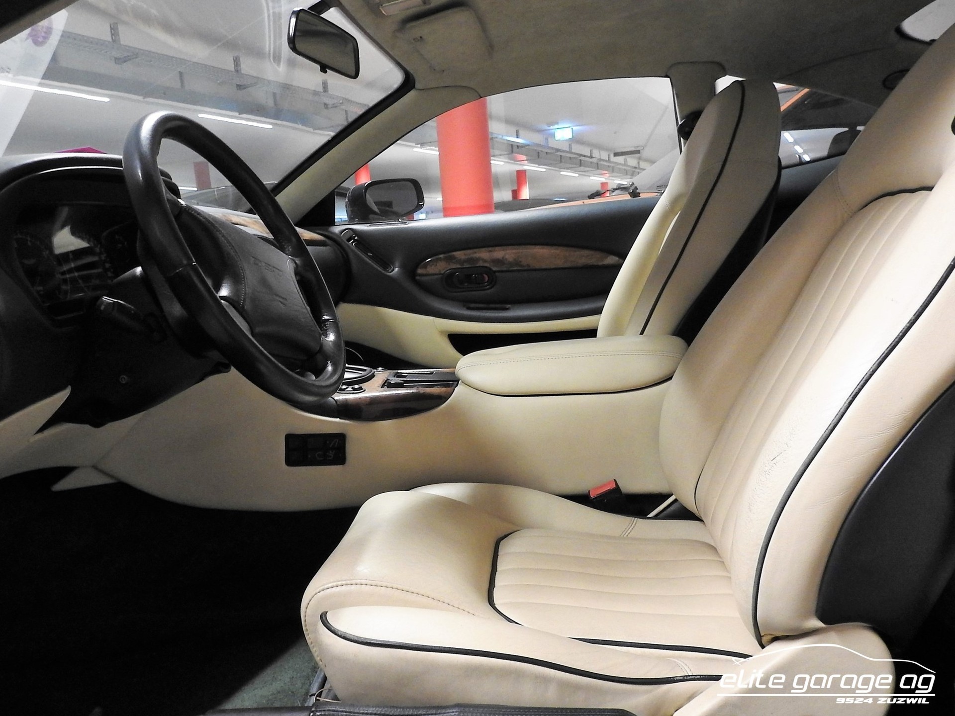 ASTON MARTIN DB7-image-6
