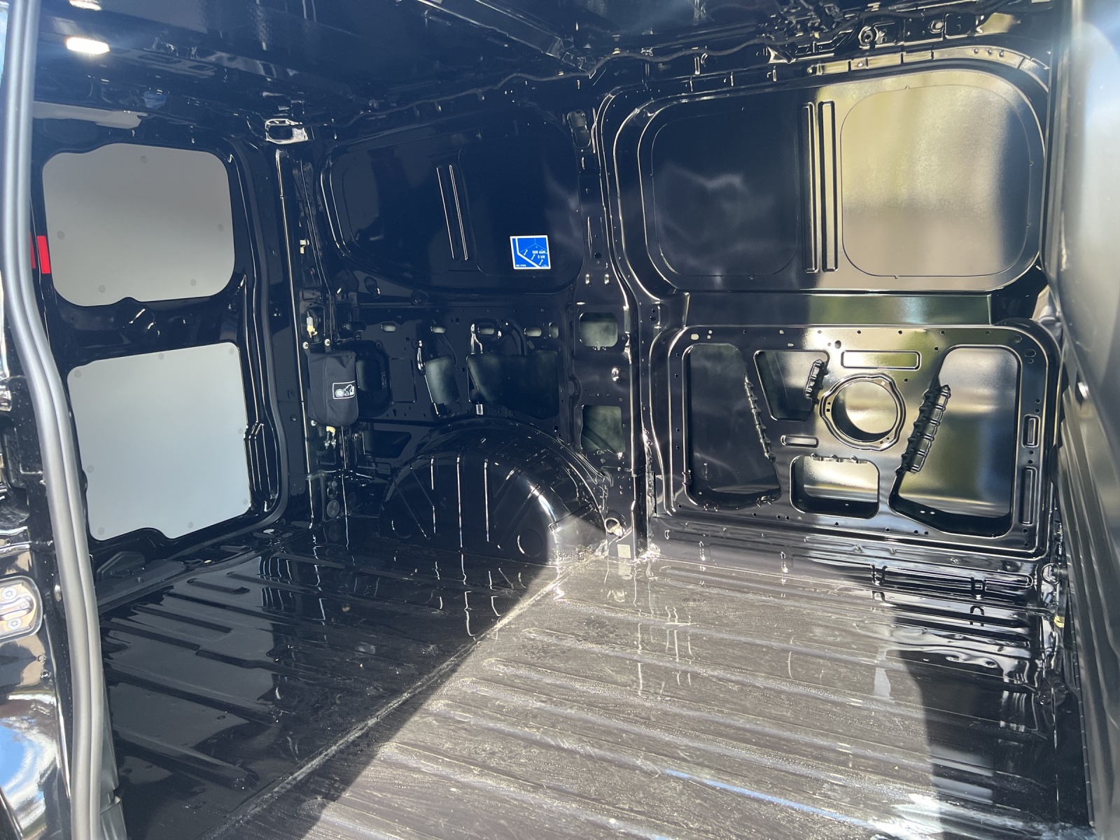 FORD E-Transit C Van 320 L1 Trend-image-14