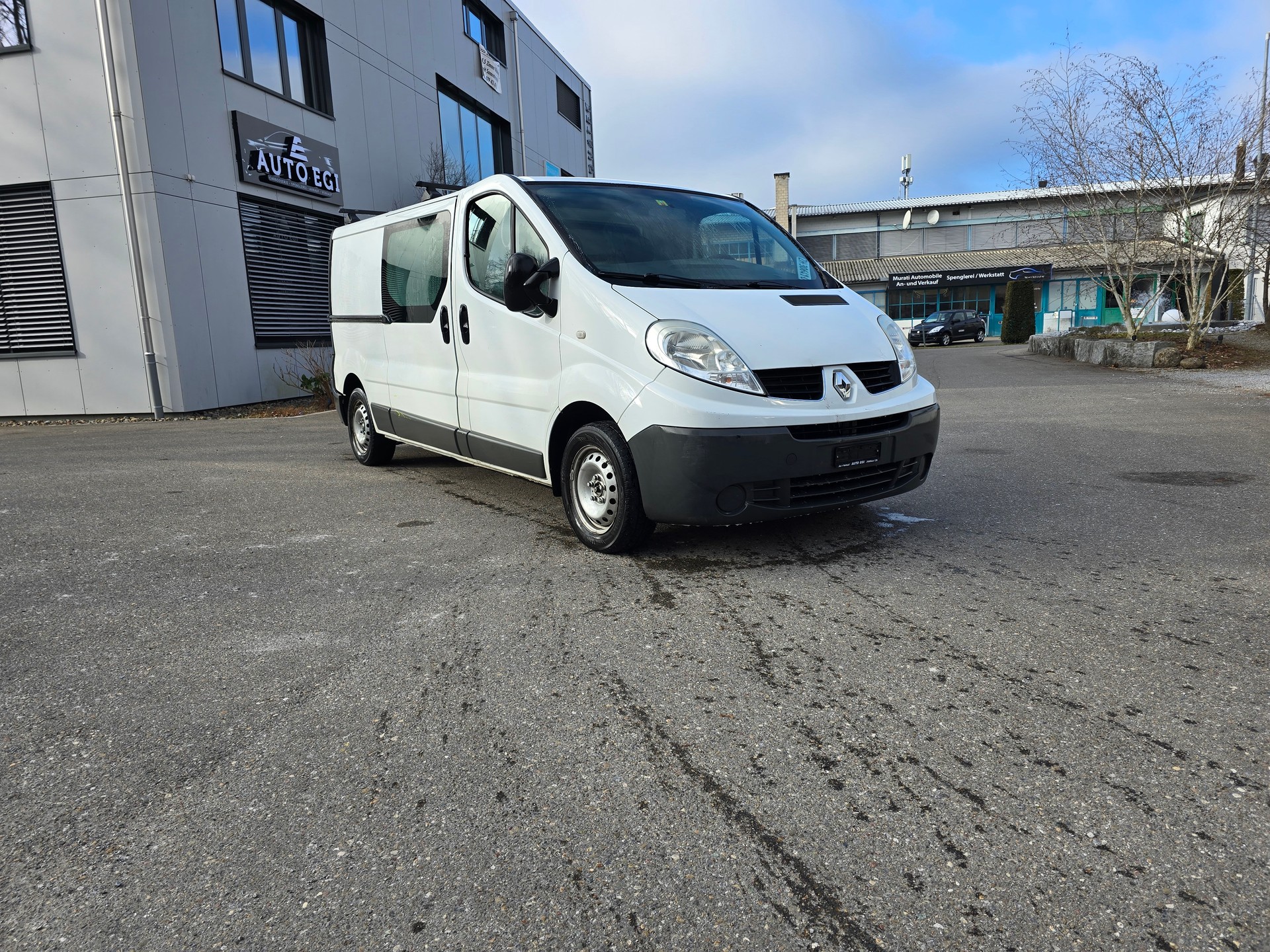 RENAULT Trafic 2.0 dCi 115 2.9t L2H2-image-1