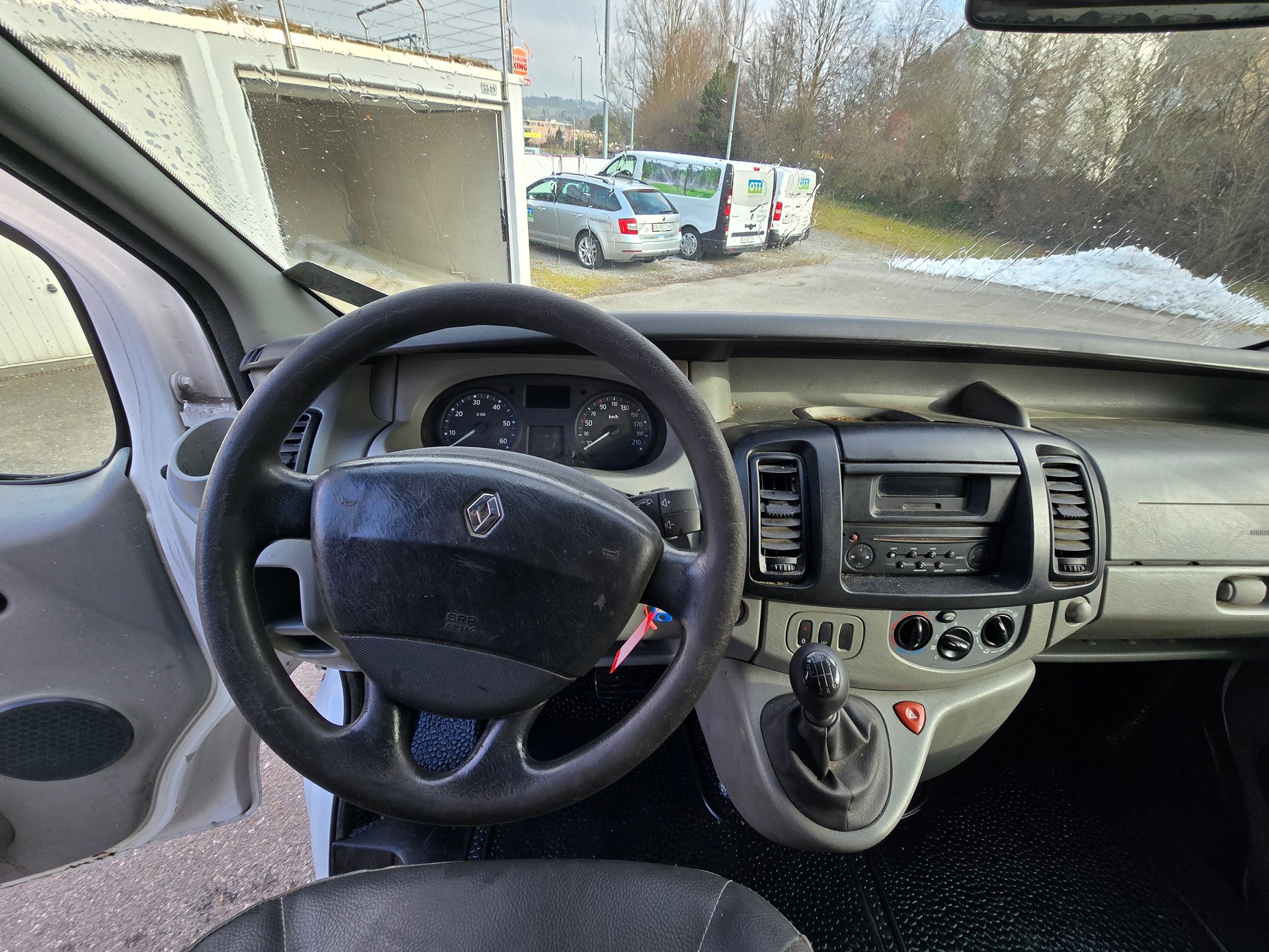 RENAULT Trafic 2.0 dCi 115 2.9t L2H2-image-8