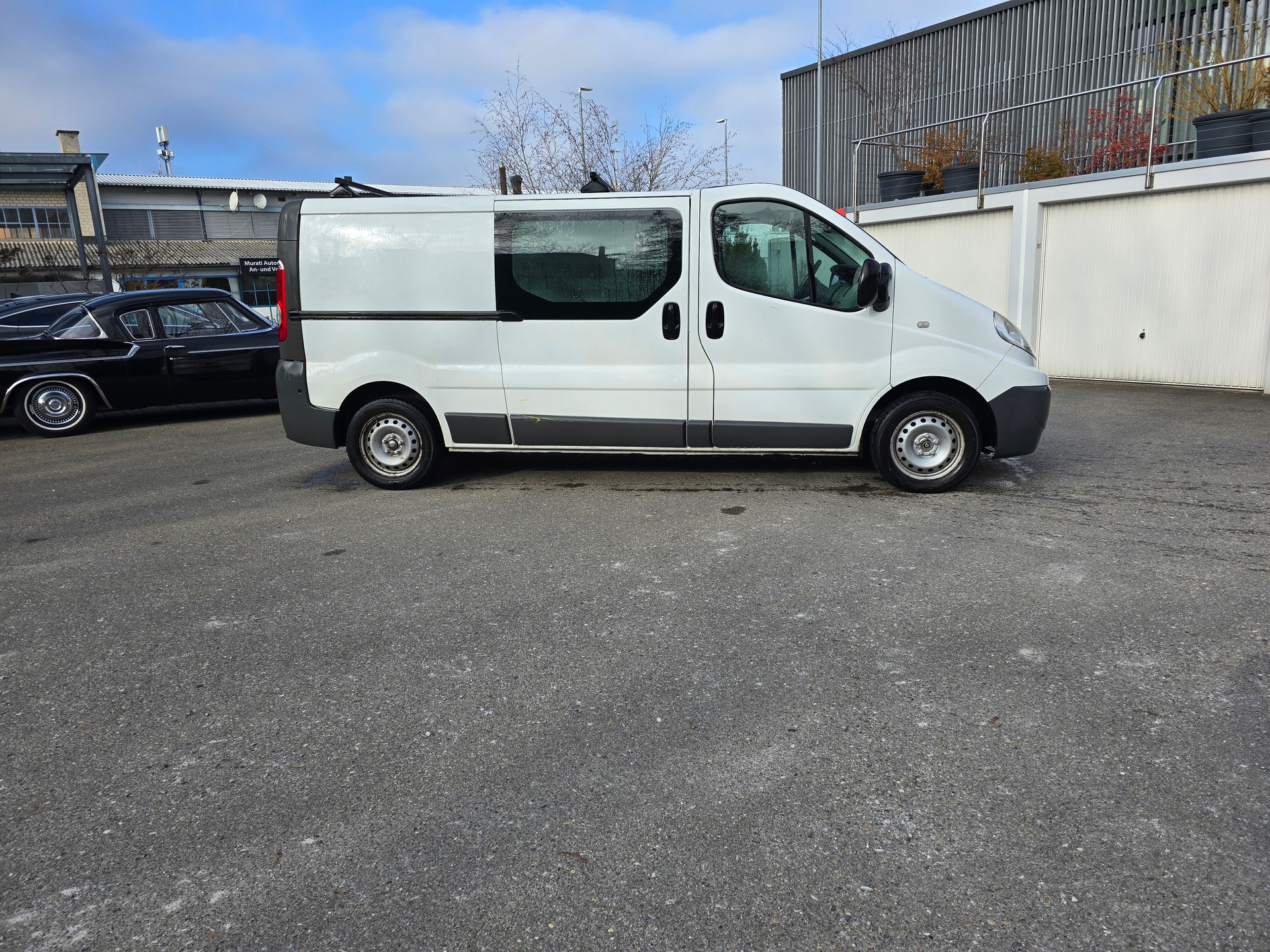 RENAULT Trafic 2.0 dCi 115 2.9t L2H2-image-2