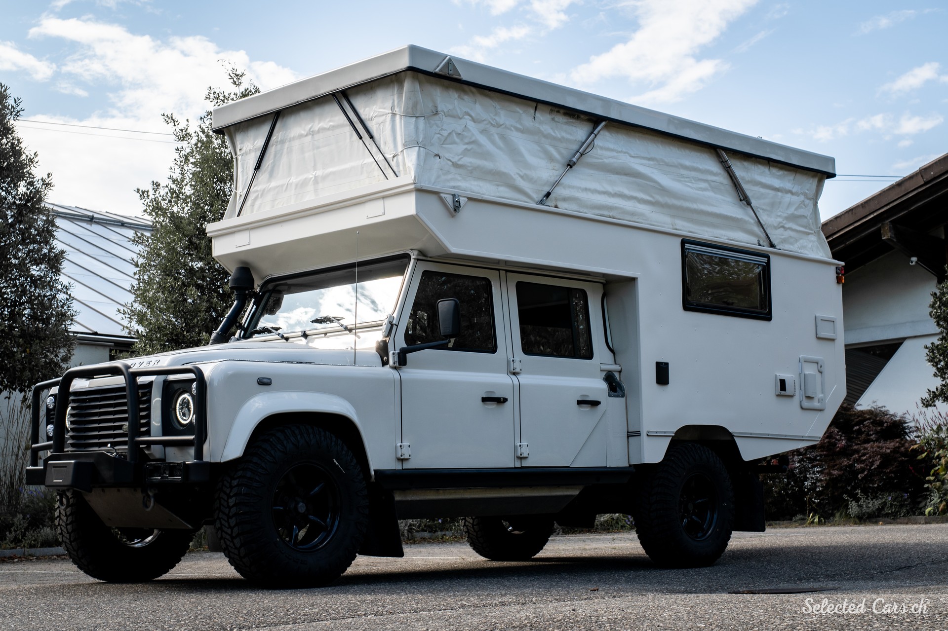 LAND ROVER 130 Expedition-image-3