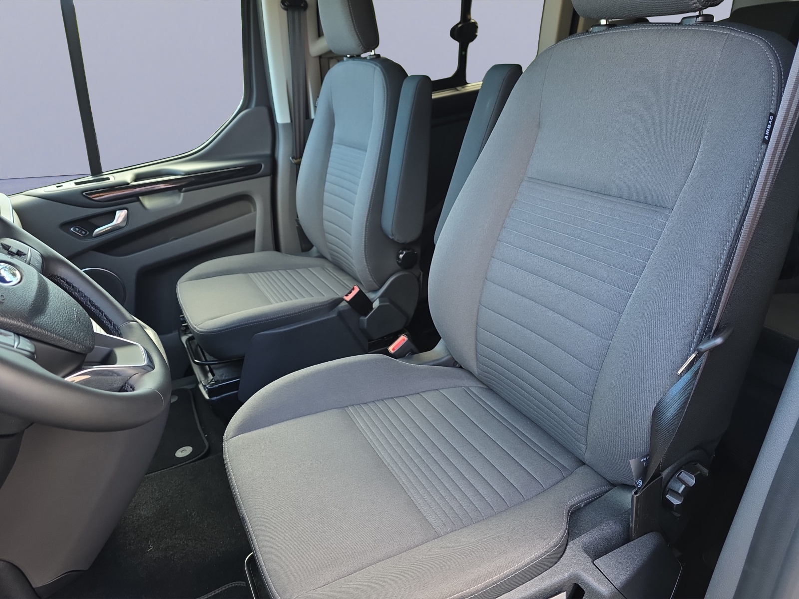 FORD Tourneo Custom 320 L1 2.0 TDCi 150PS Titanium / 8 Sitzplätze-image-4