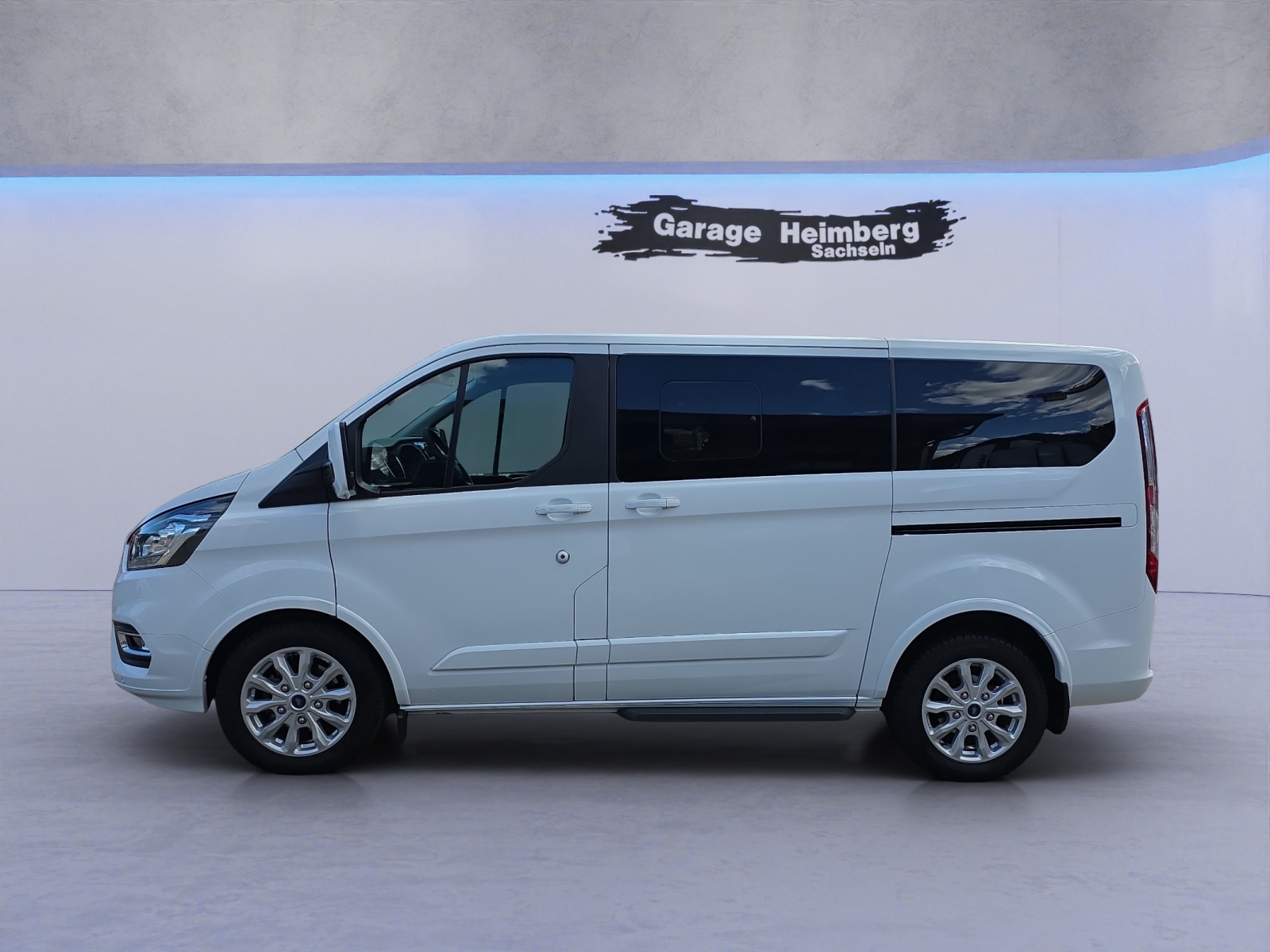 FORD Tourneo Custom 320 L1 2.0 TDCi 150PS Titanium / 8 Sitzplätze-image-1