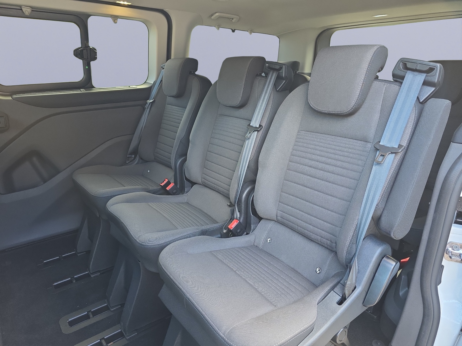 FORD Tourneo Custom 320 L1 2.0 TDCi 150PS Titanium / 8 Sitzplätze-image-6