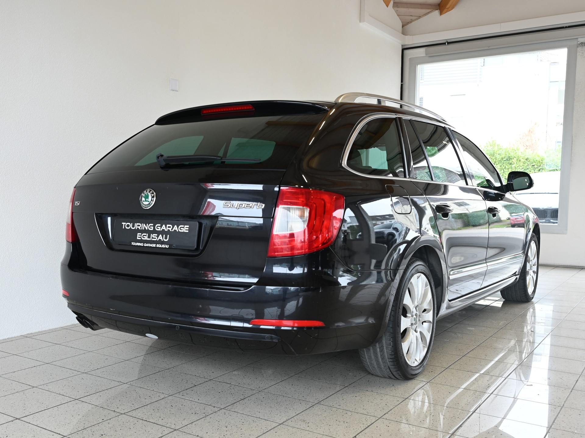 SKODA Superb Combi 1.8 TSI Elegance DSG-image-6