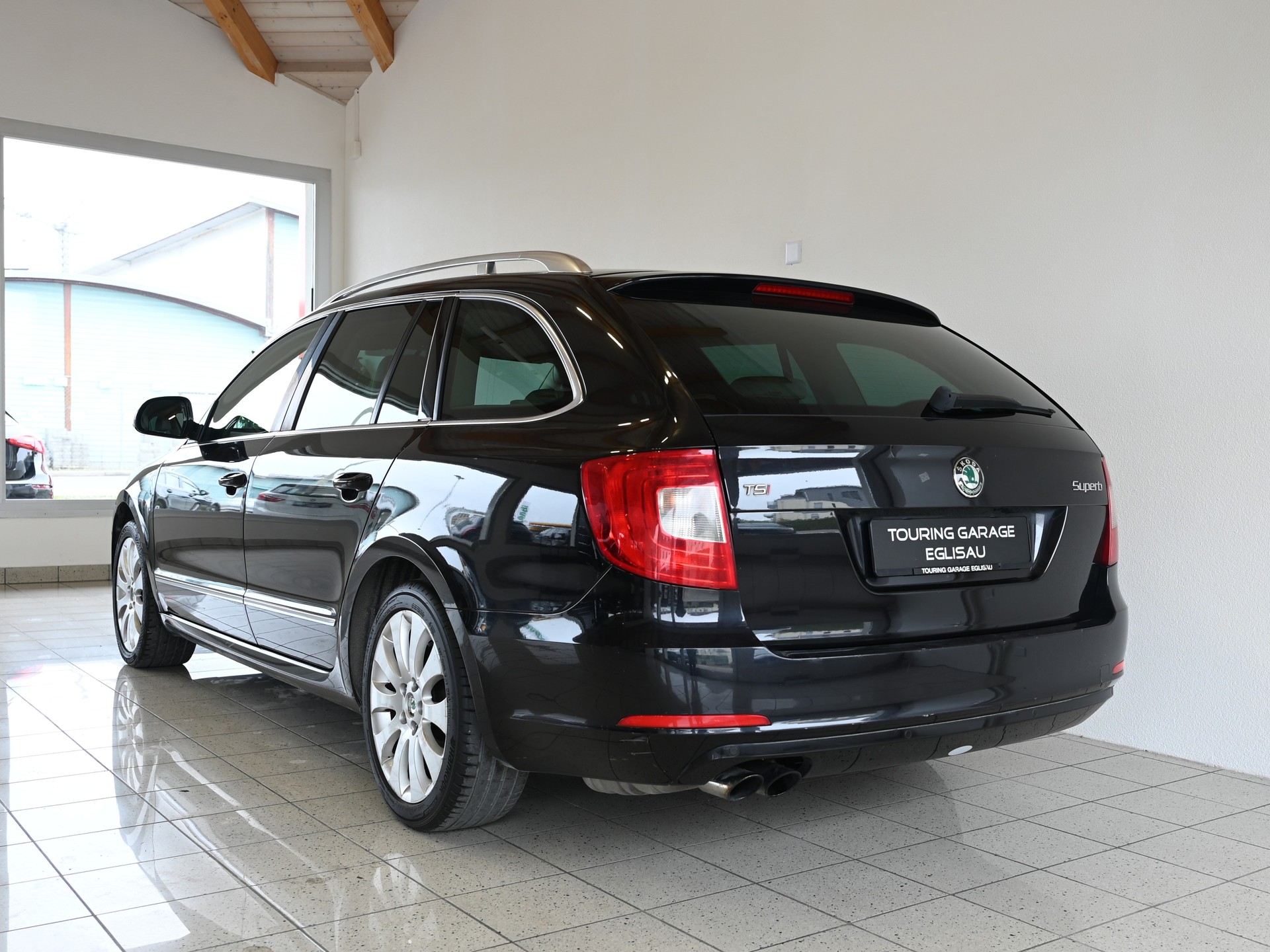 SKODA Superb Combi 1.8 TSI Elegance DSG-image-5