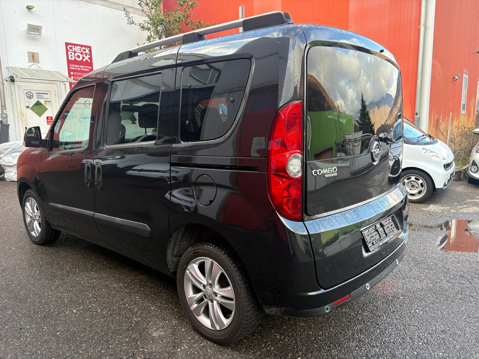 OPEL Combo 1.4 Turbo 7 POSTI-image-6