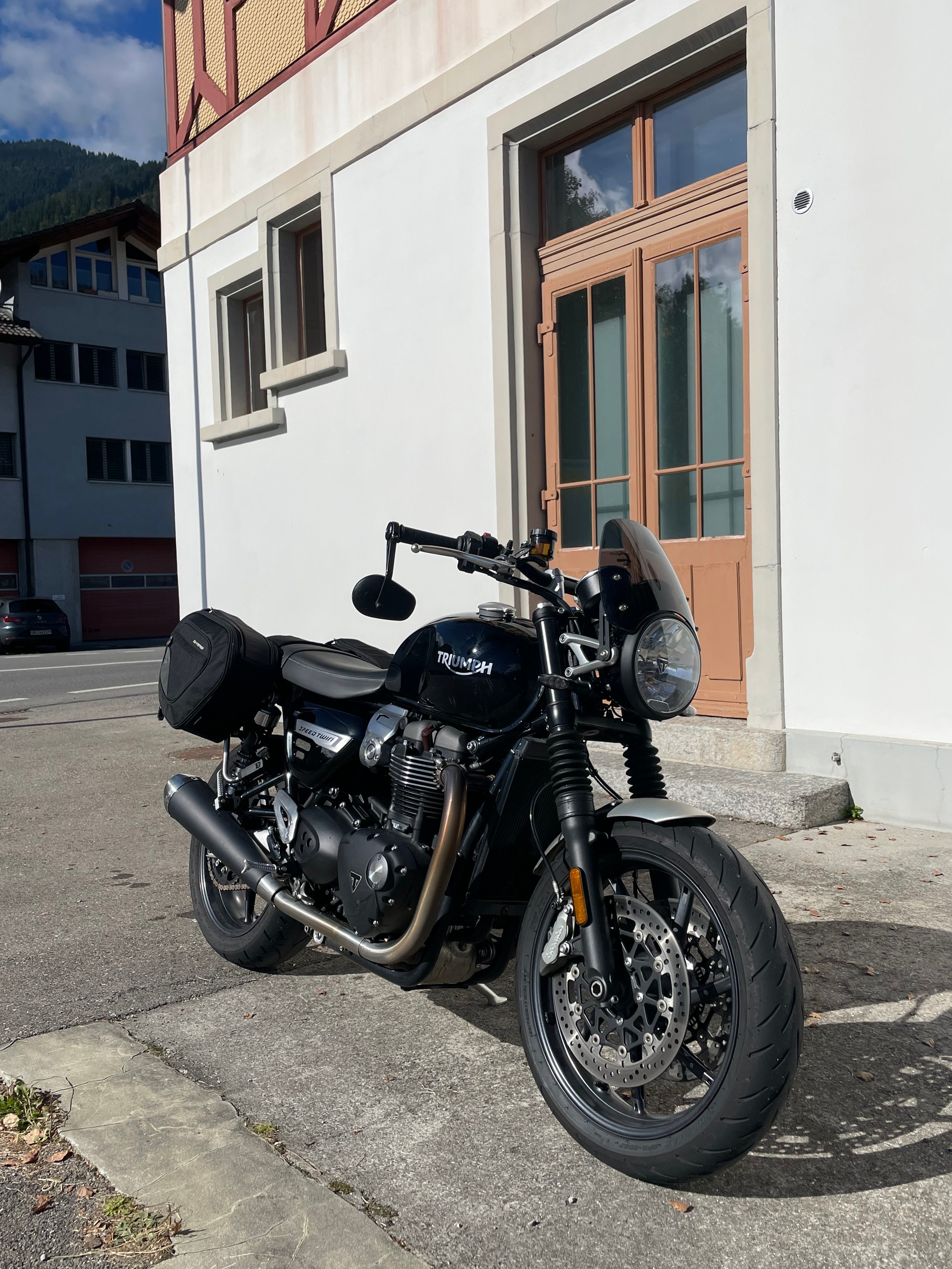 TRIUMPH Speed Twin 1200-image-1