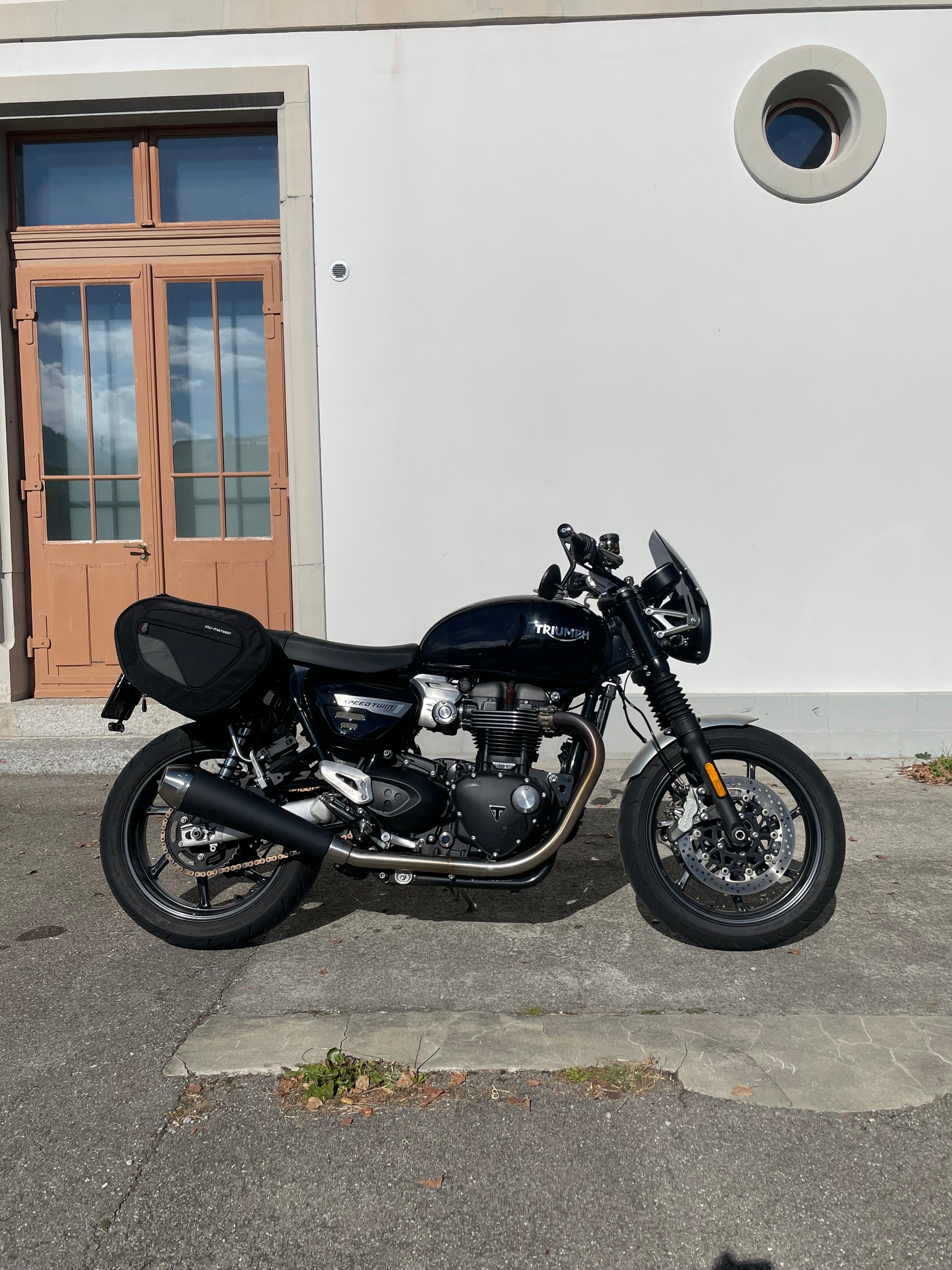 TRIUMPH Speed Twin 1200-image-3
