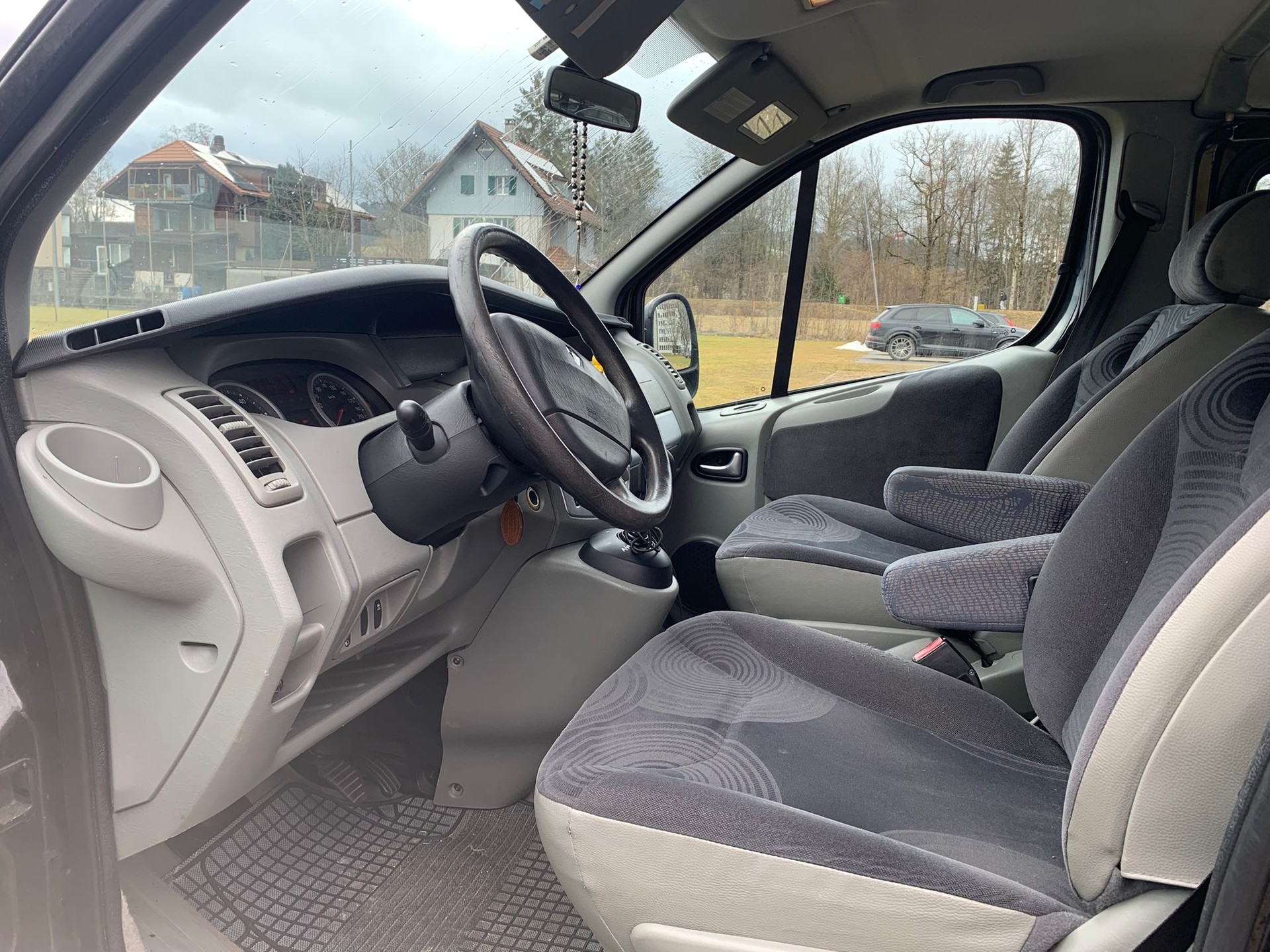 RENAULT Trafic 2.5dCi L1H1 Passenger Expression-image-7