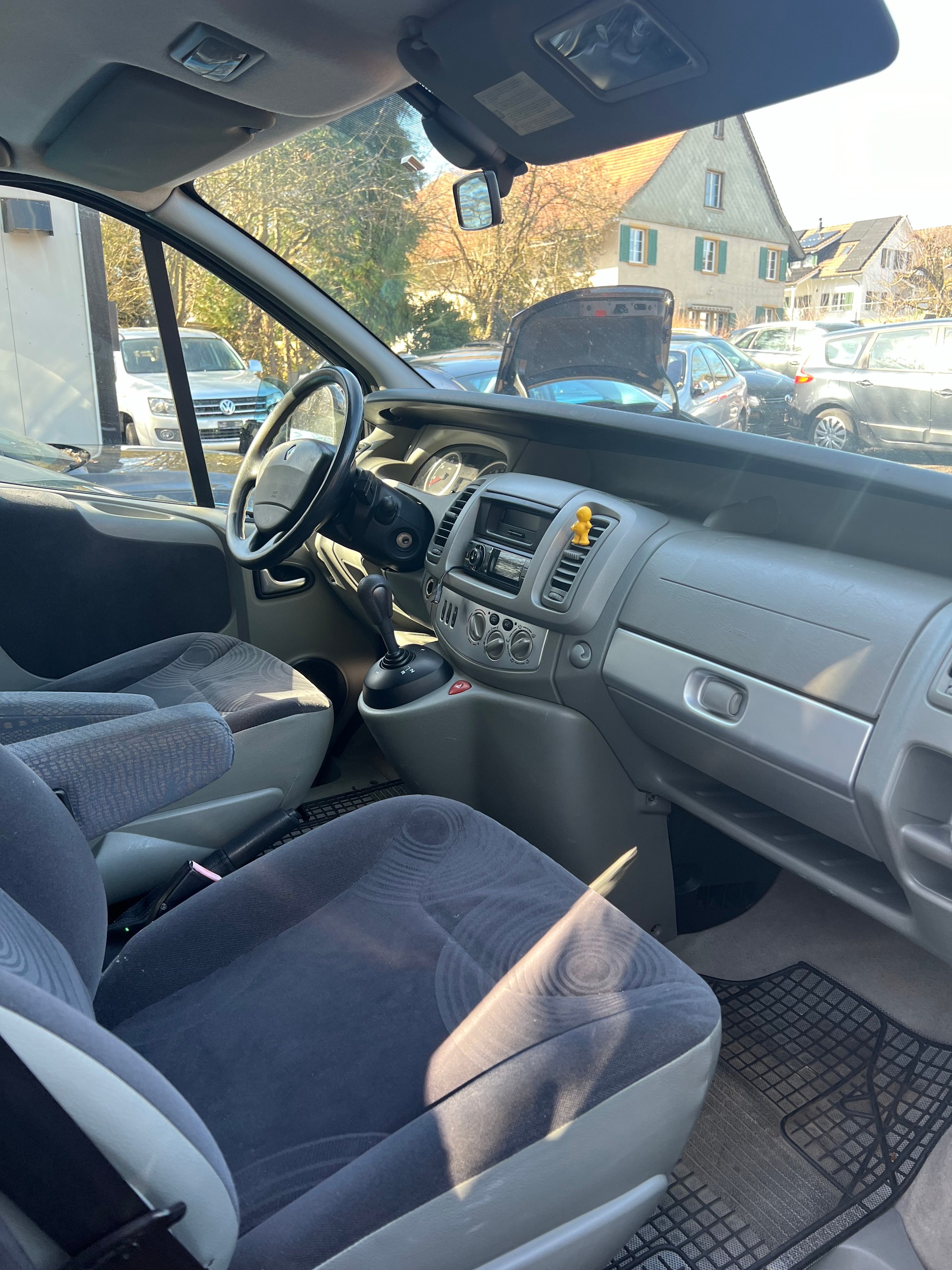 RENAULT Trafic 2.5dCi L1H1 Passenger Expression-image-8