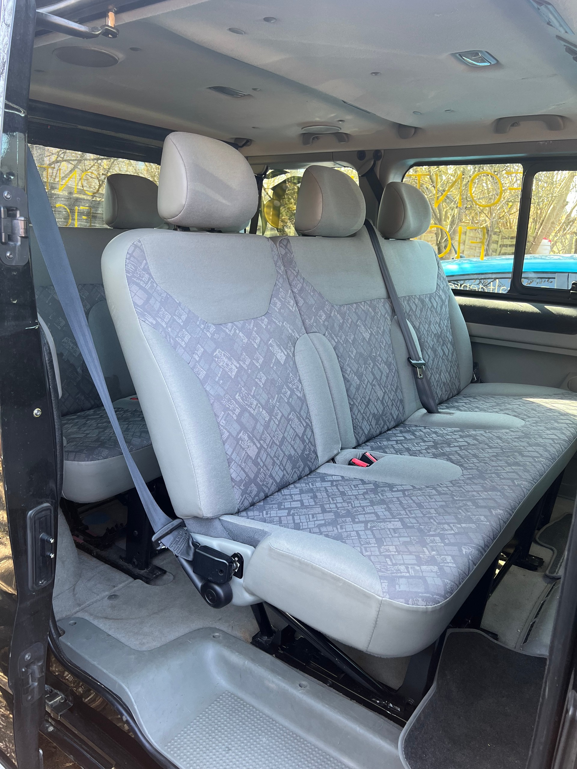 RENAULT Trafic 2.5dCi L1H1 Passenger Expression-image-5