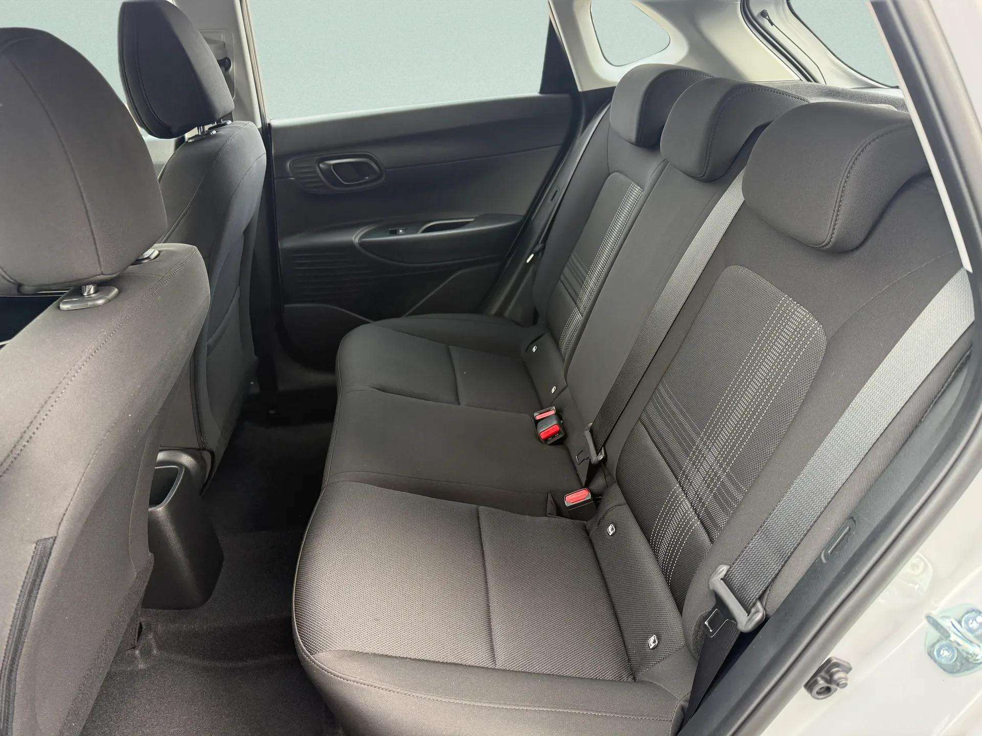 HYUNDAI i20 1.0 T-GDi Comfort FL DCT-image-17