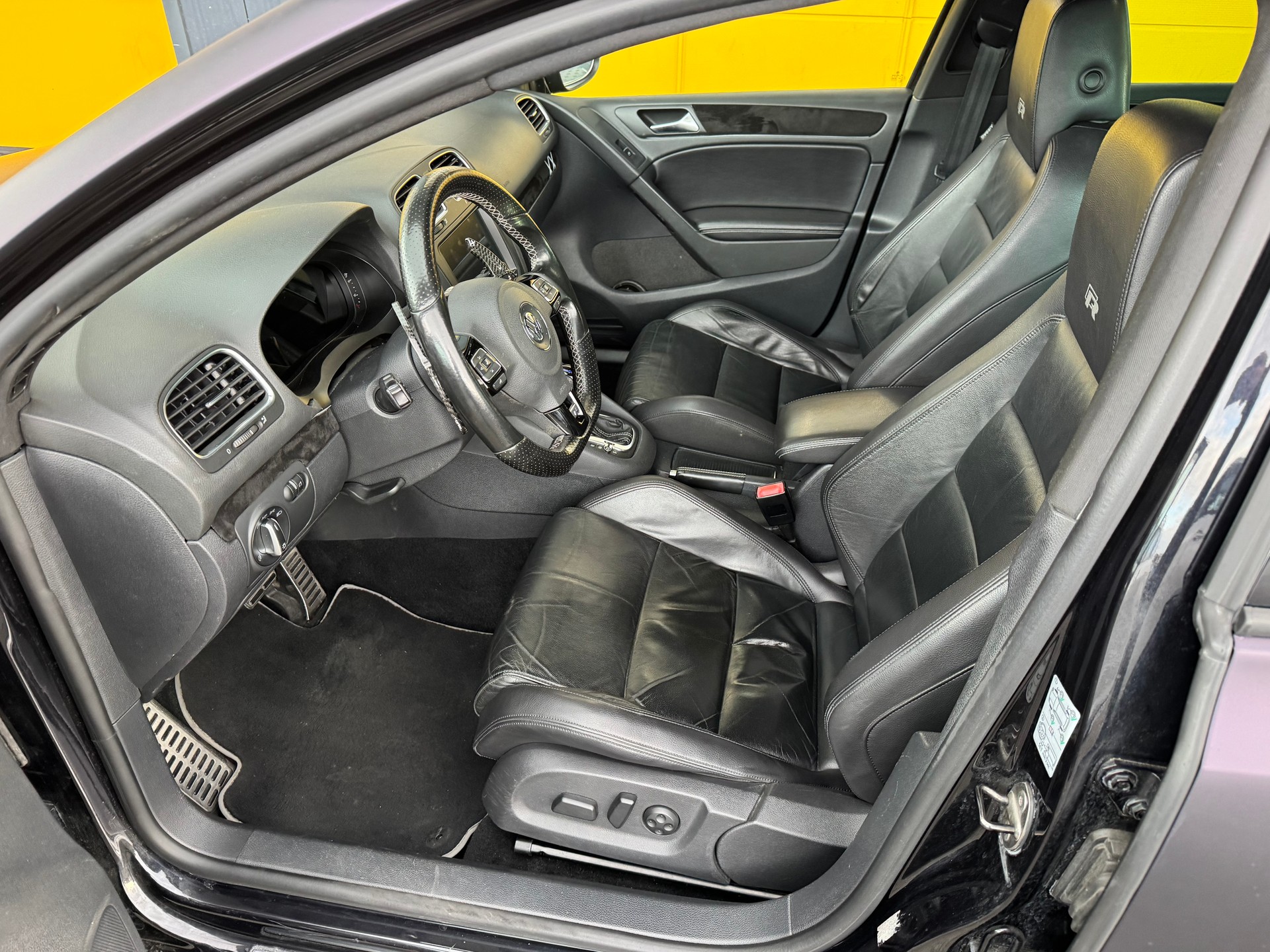 VW Golf 2.0 TSI R 4Motion DSG-image-11