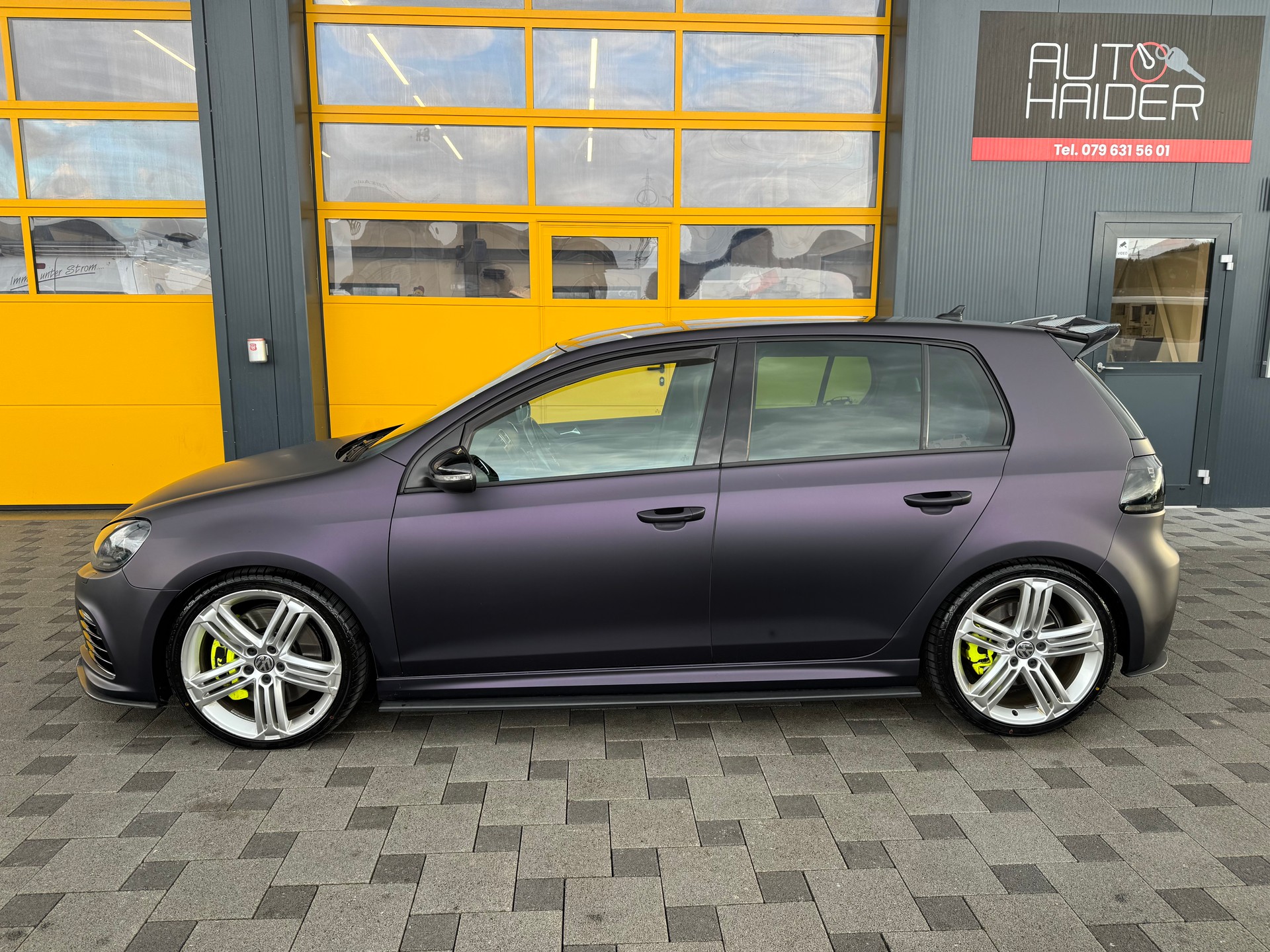 VW Golf 2.0 TSI R 4Motion DSG-image-4