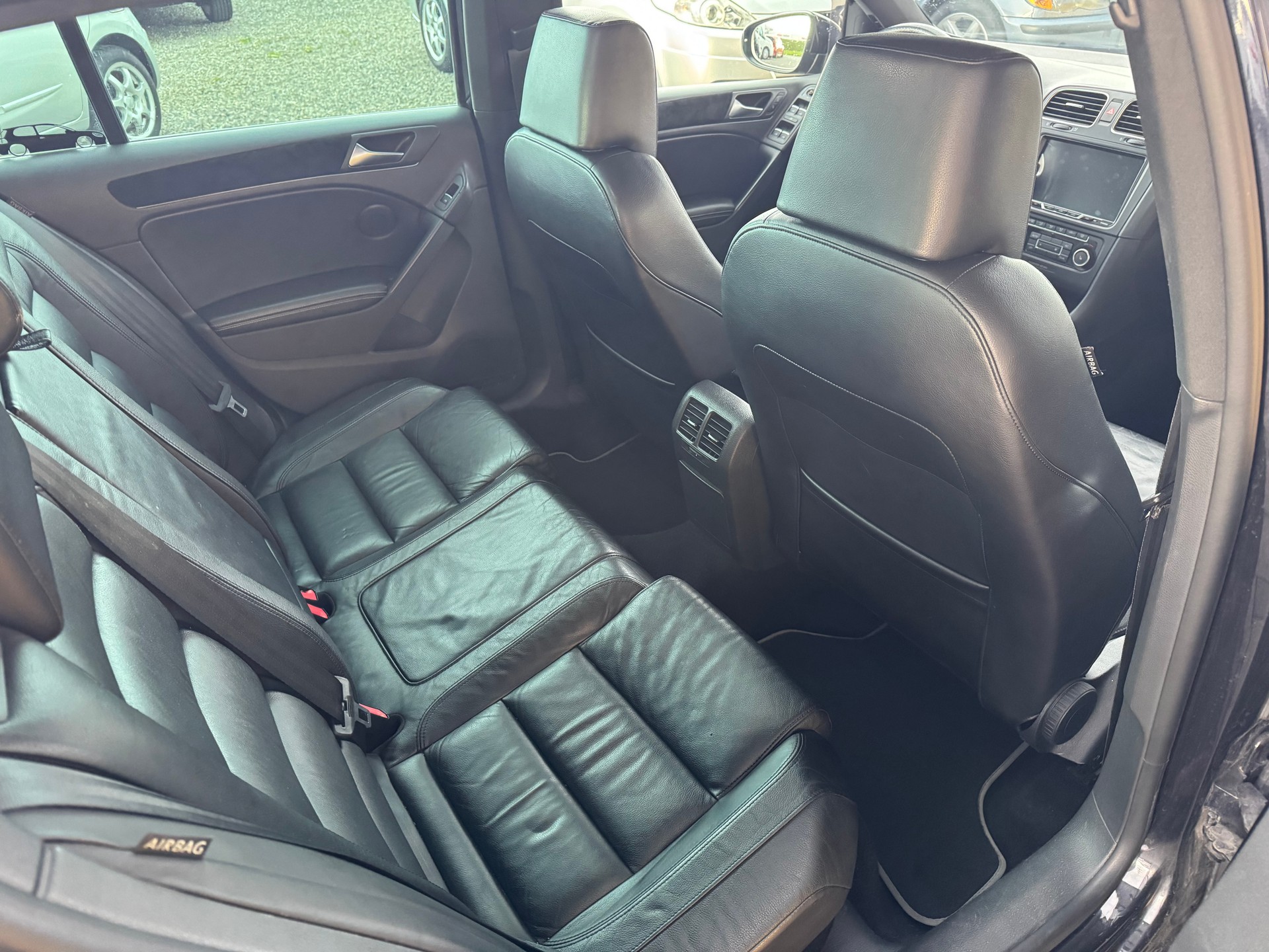 VW Golf 2.0 TSI R 4Motion DSG-image-13