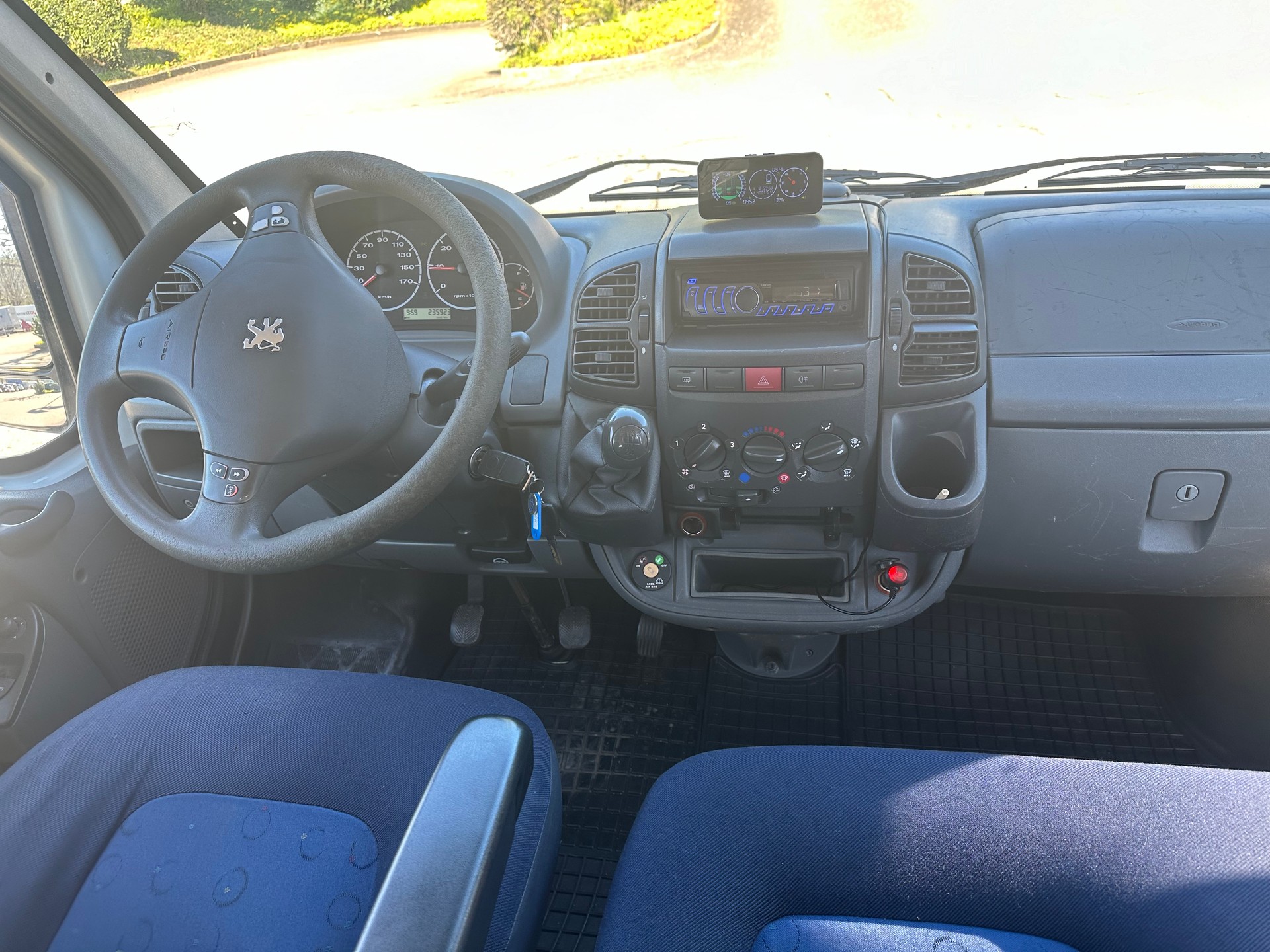 PEUGEOT Boxer 2.0 15Q-image-11