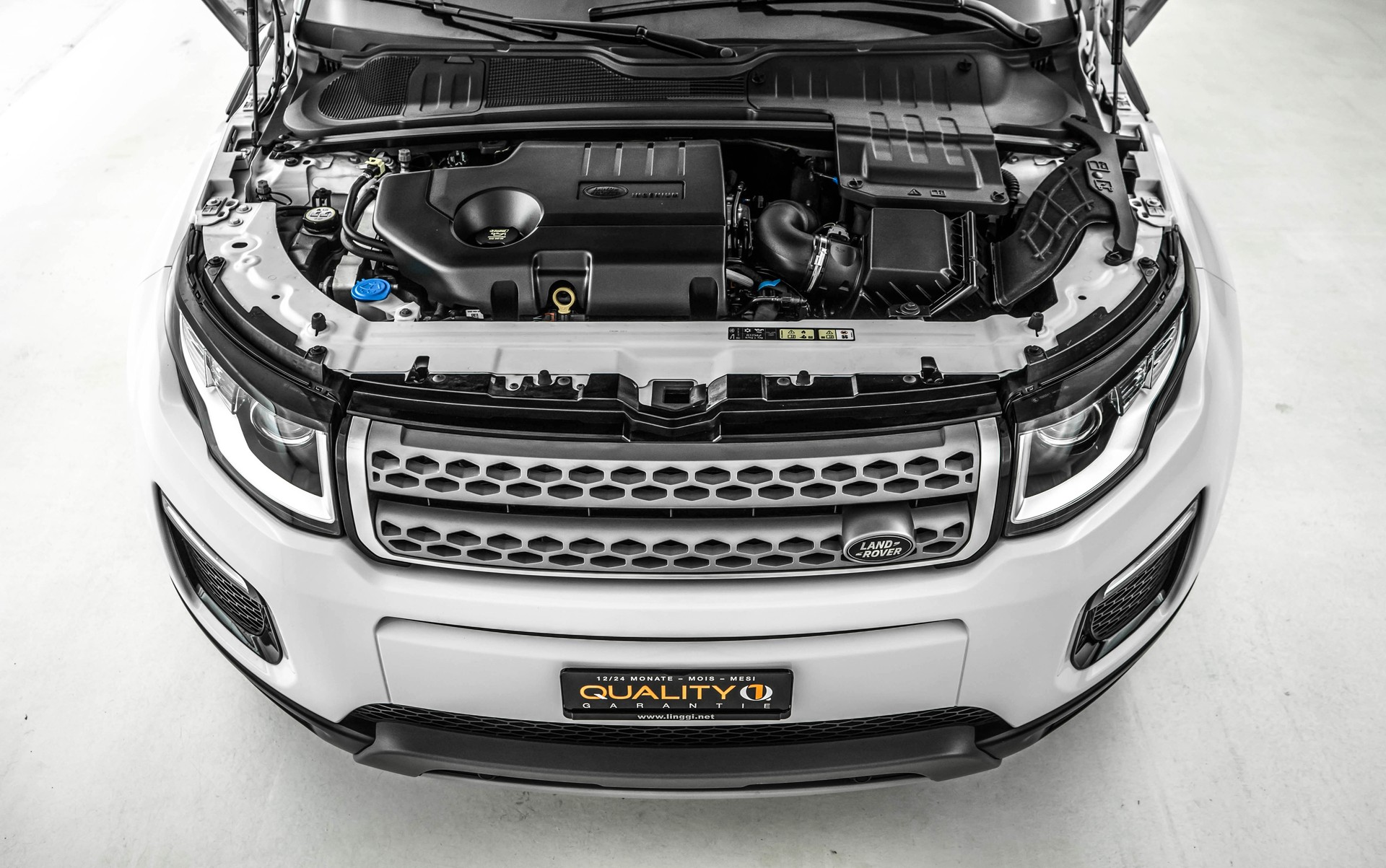 LAND ROVER Range Rover Evoque 2.0 TD4 SE AT9-image-19