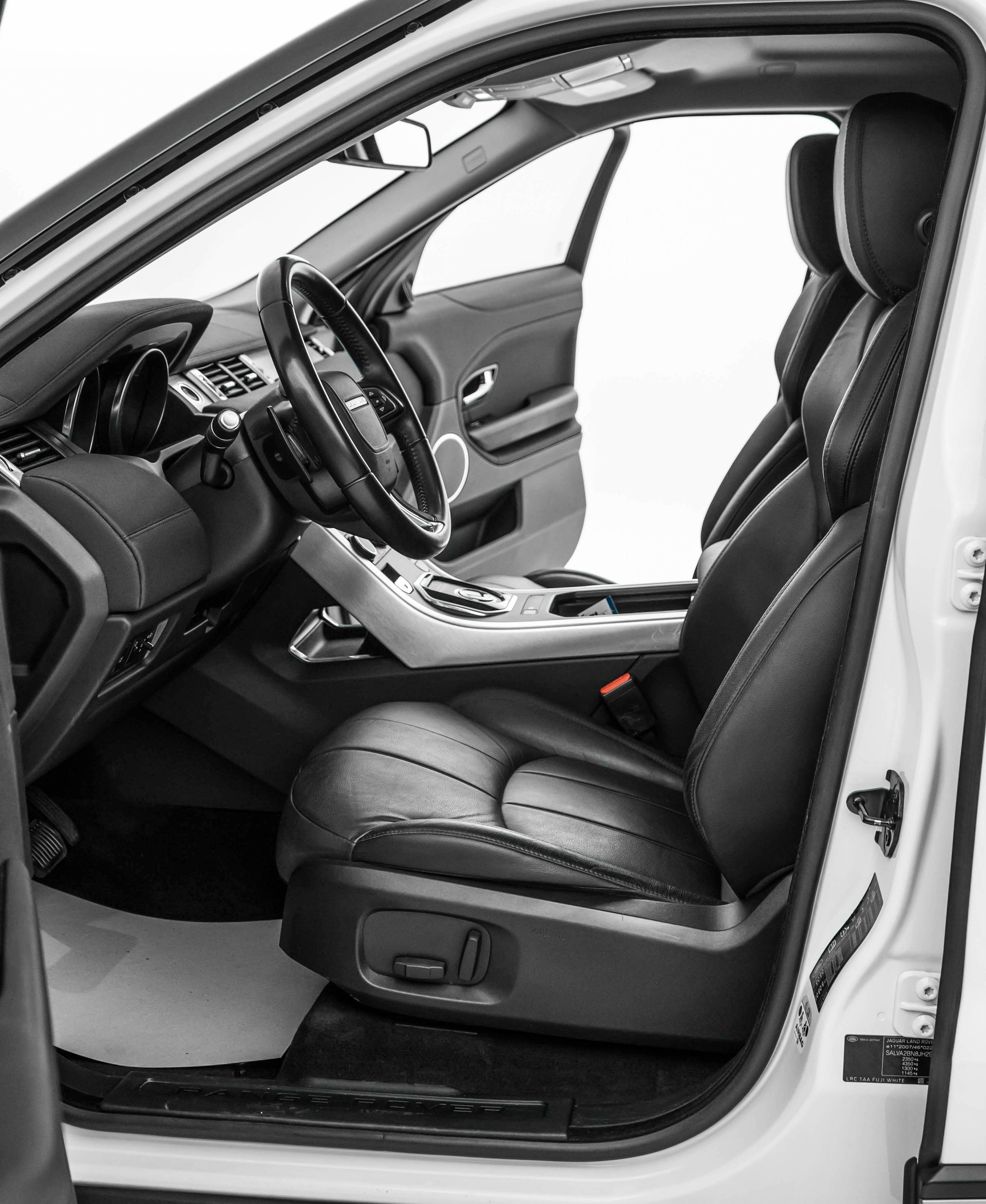 LAND ROVER Range Rover Evoque 2.0 TD4 SE AT9-image-8