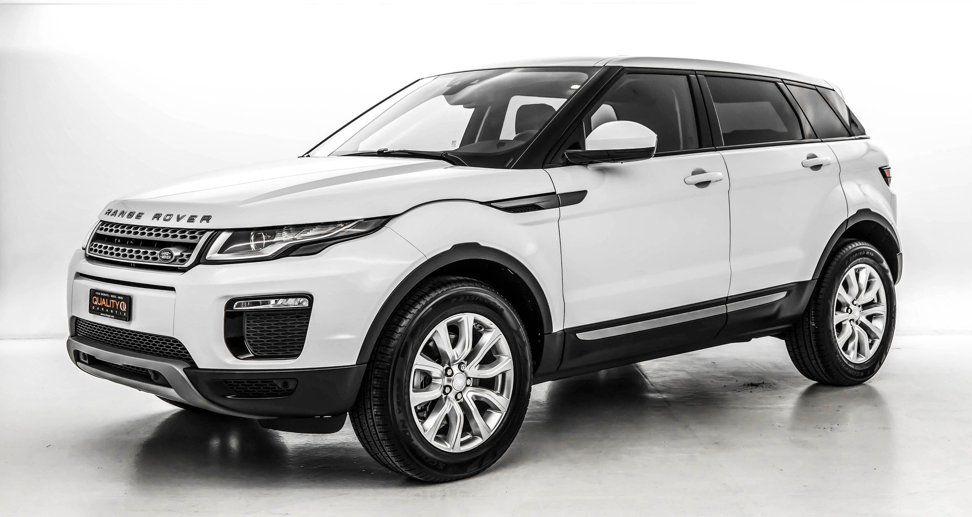 LAND ROVER Range Rover Evoque 2.0 TD4 SE AT9-showroom-element-3