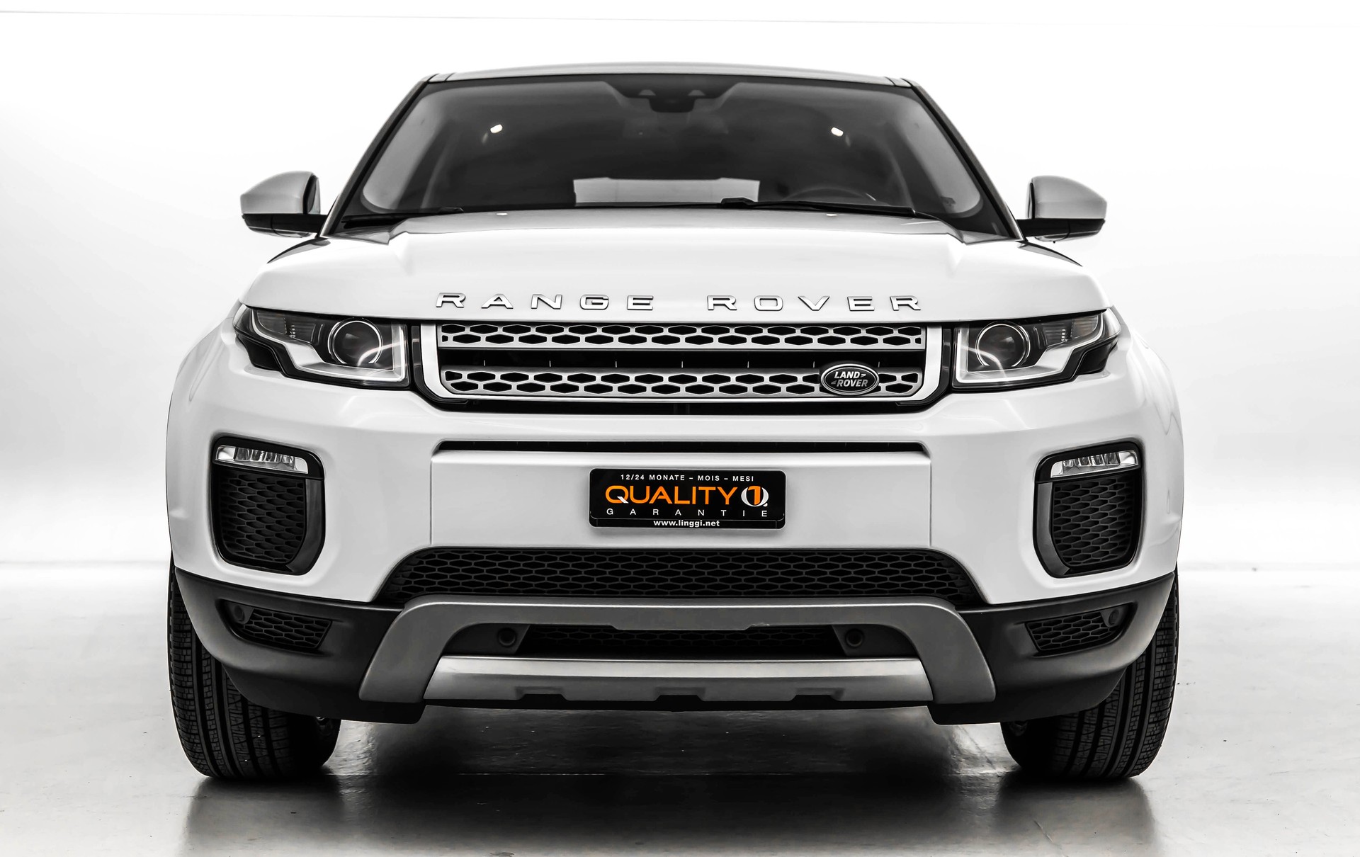 LAND ROVER Range Rover Evoque 2.0 TD4 SE AT9-showroom-element-1