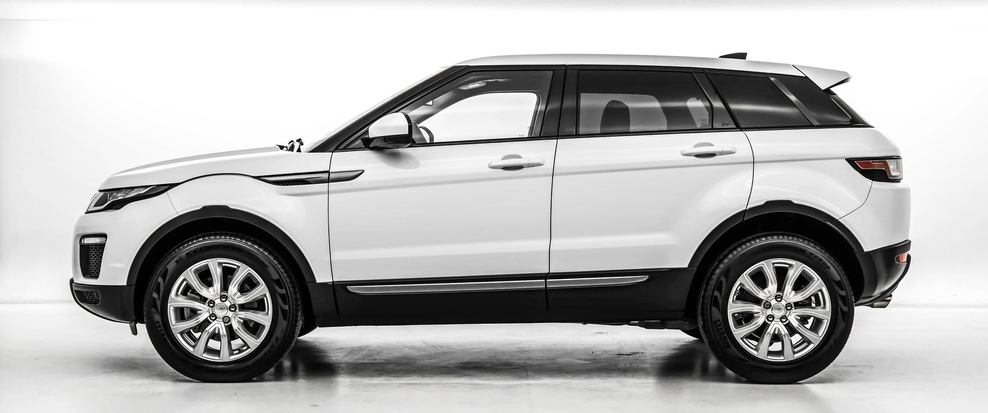 LAND ROVER Range Rover Evoque 2.0 TD4 SE AT9-image-4