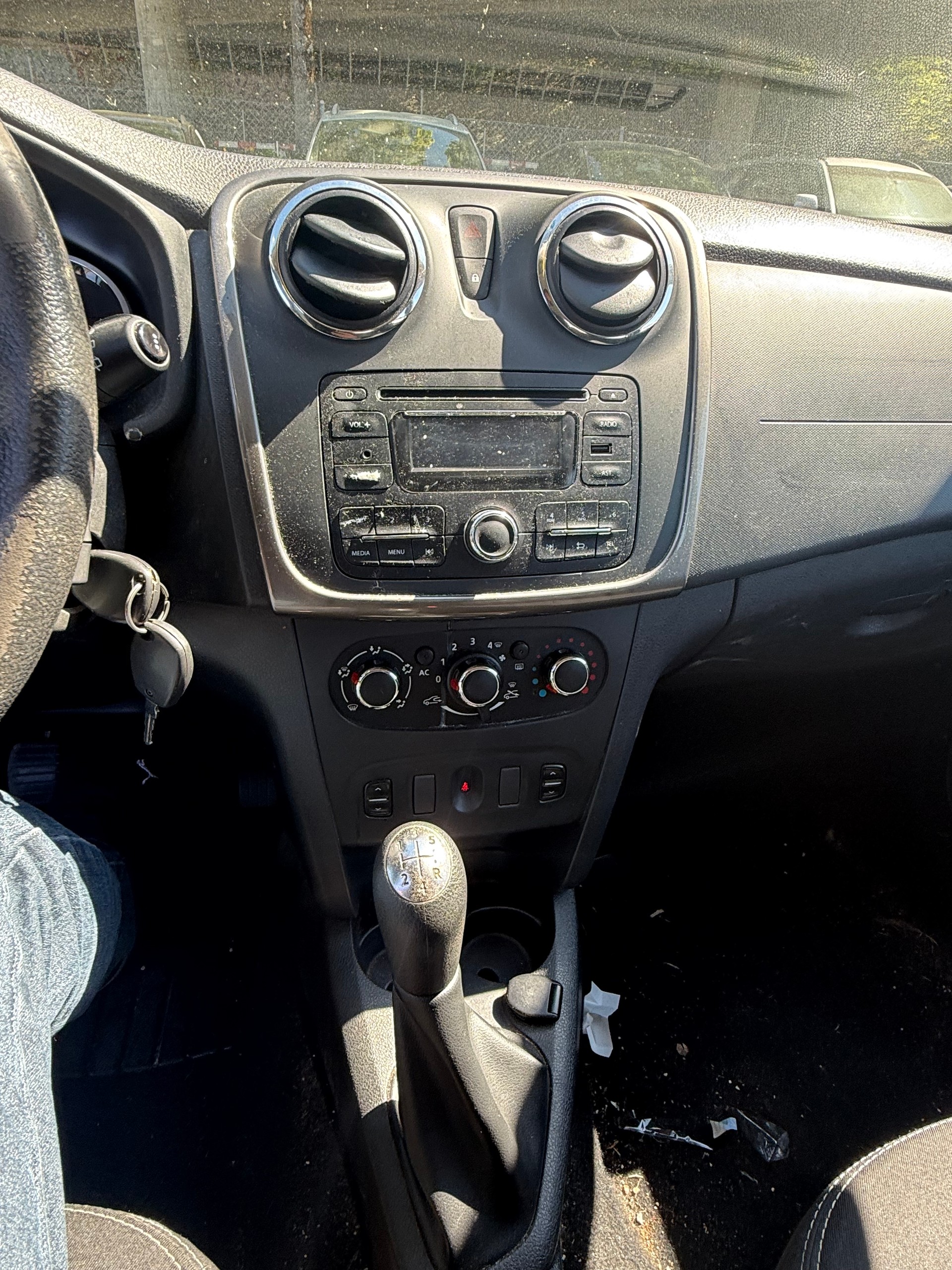 DACIA Sandero Tce 90 Ambiance-image-4
