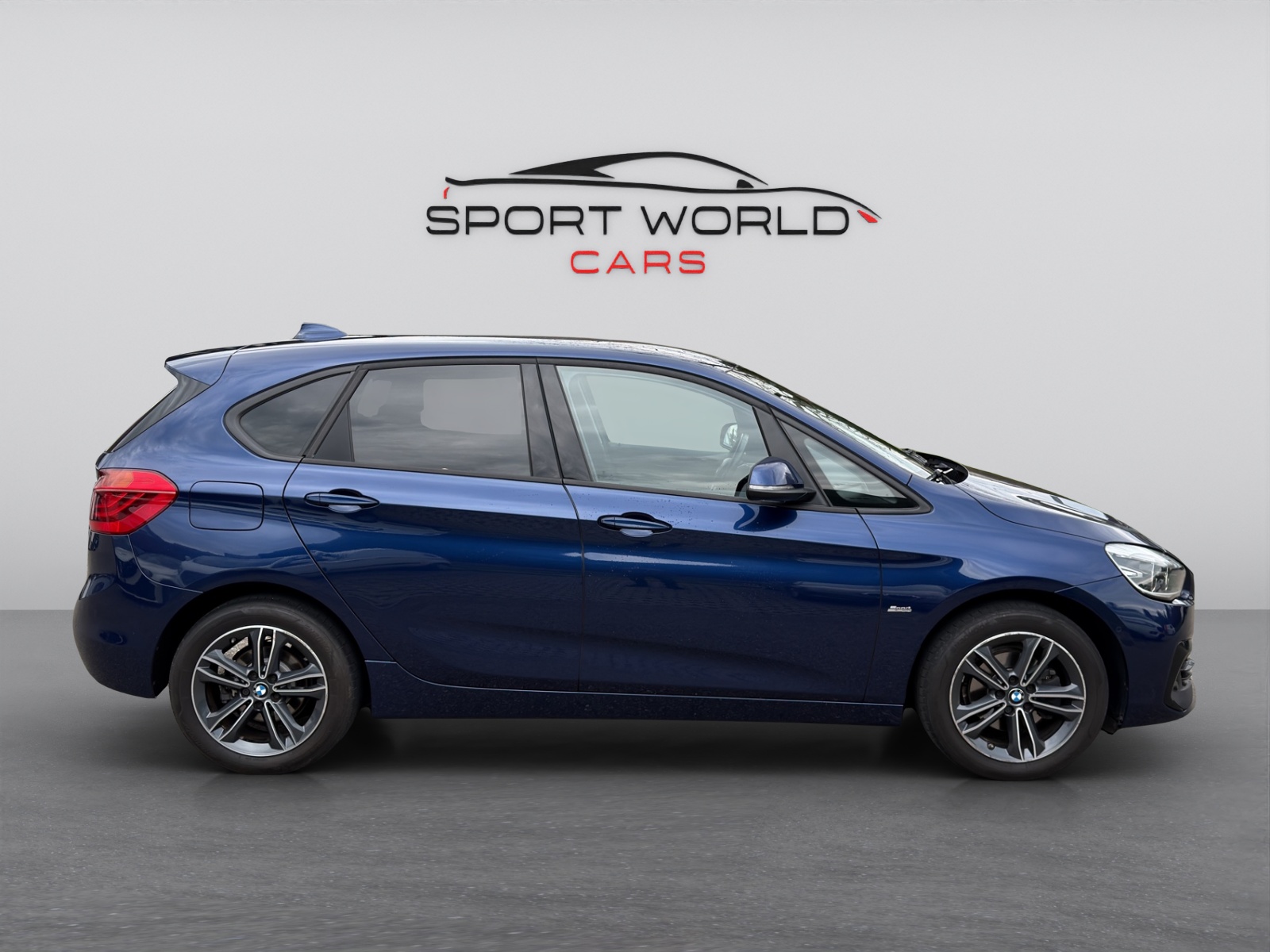 BMW 218i Active Tourer Sport Line-image-13