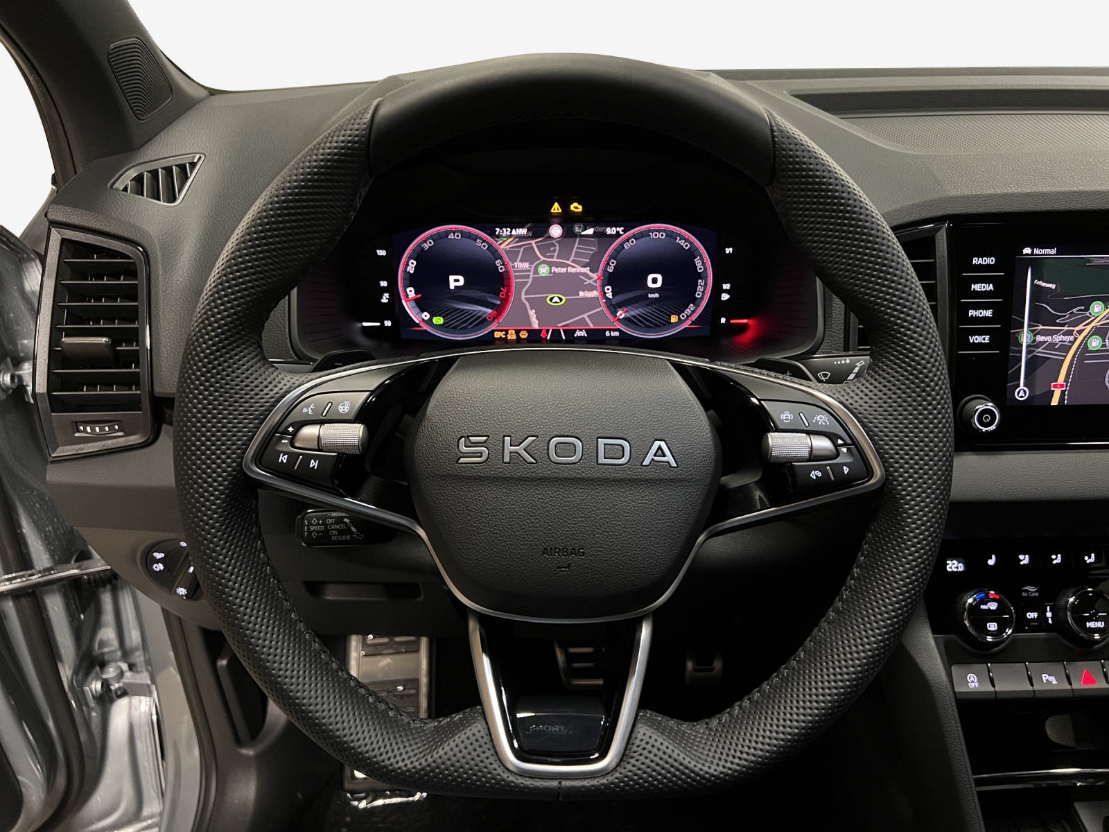 SKODA Karoq 2.0 TSI Dynamic Limited Edition 4x4 DSG-image-9