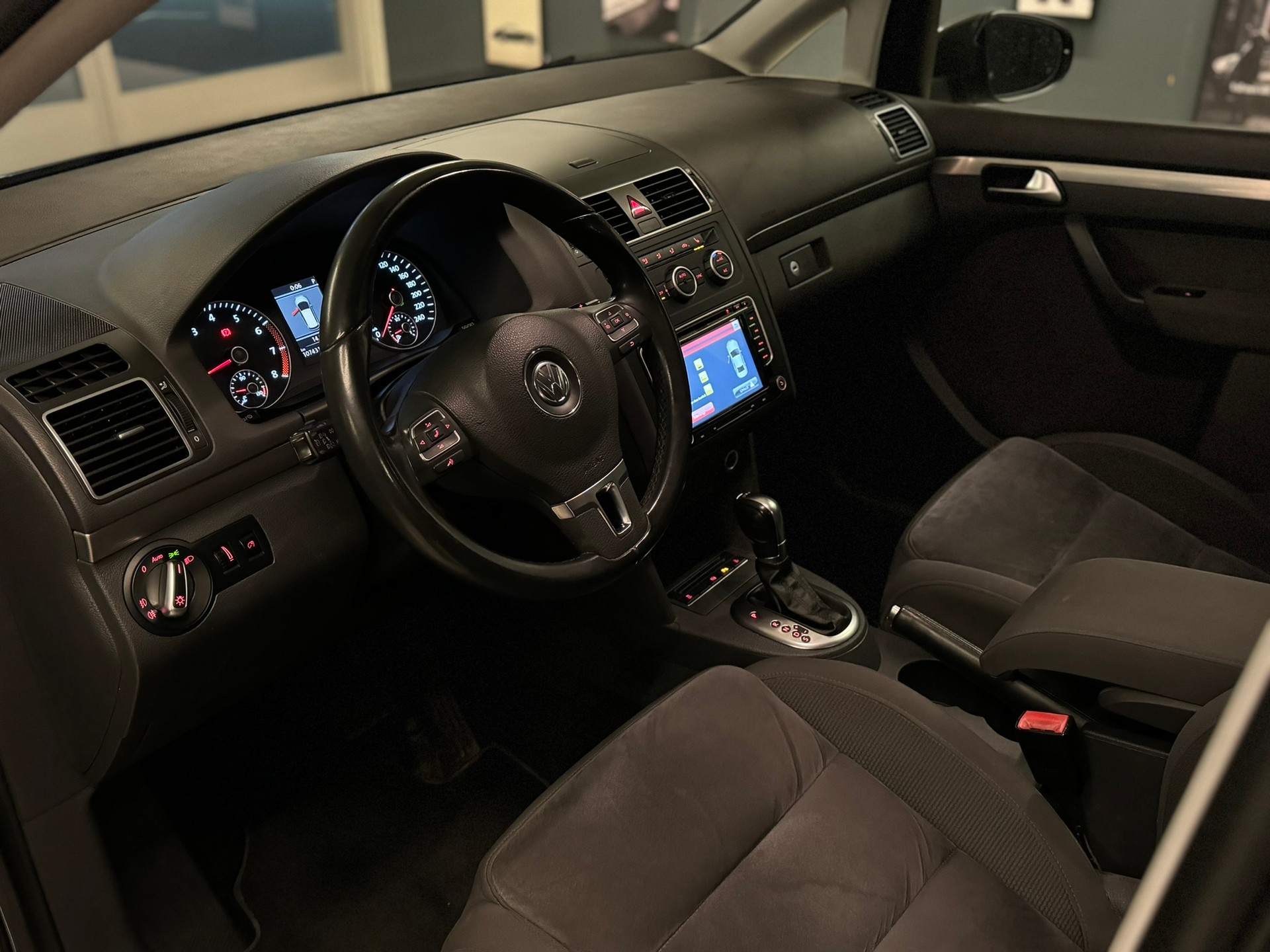 VW Touran 1.4 TSI Highline DSG-image-9