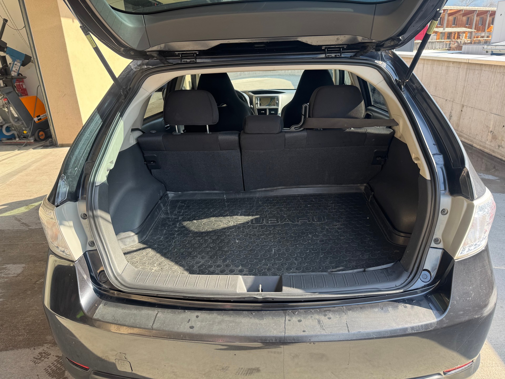 SUBARU Impreza 2.0R Comfort S-image-11