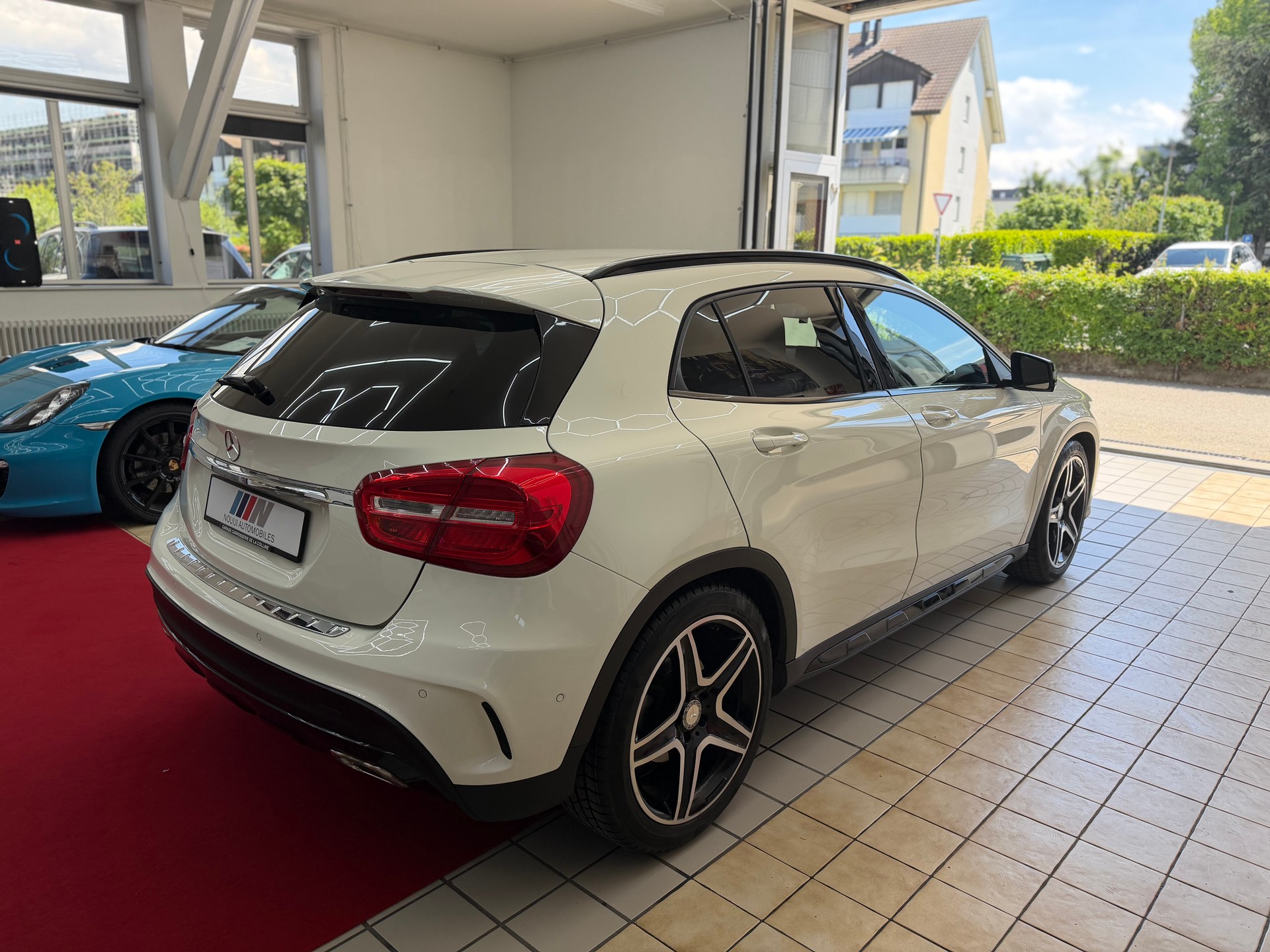 MERCEDES-BENZ GLA 250 AMG Line 4Matic 7G-DCT-image-5