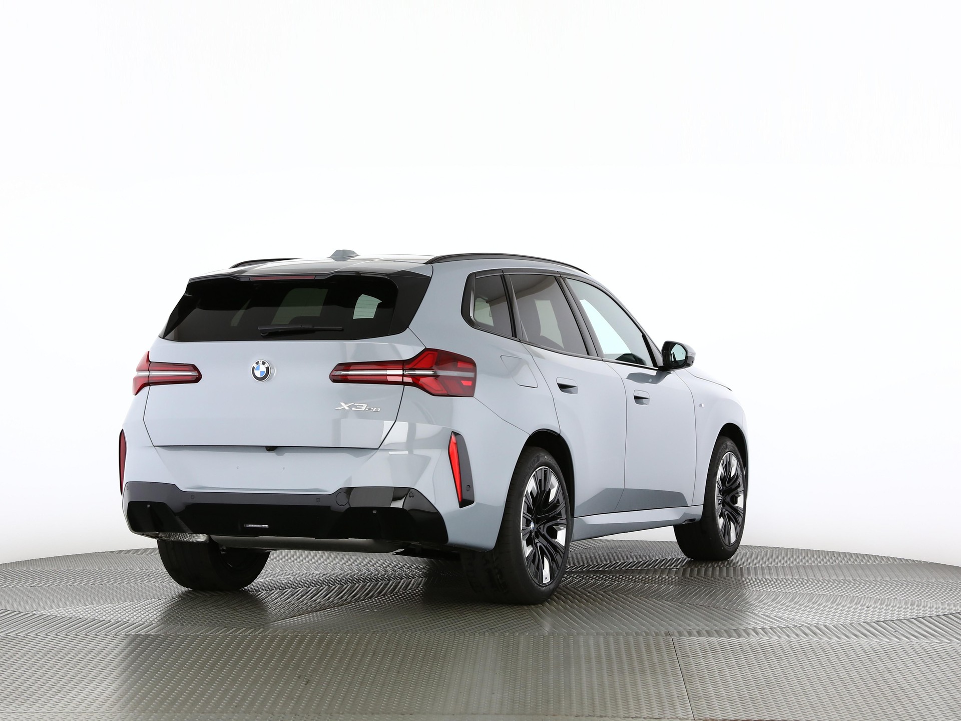 BMW X3 20i xDrive-showroom-element-1