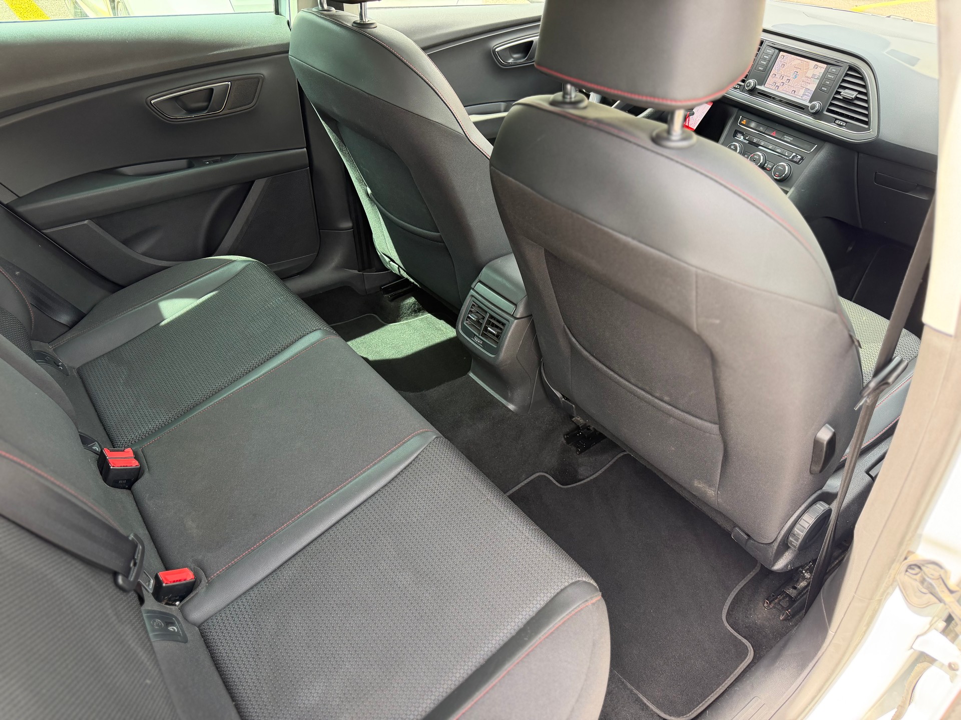 SEAT Leon 1.8 TSI FR DSG-image-12
