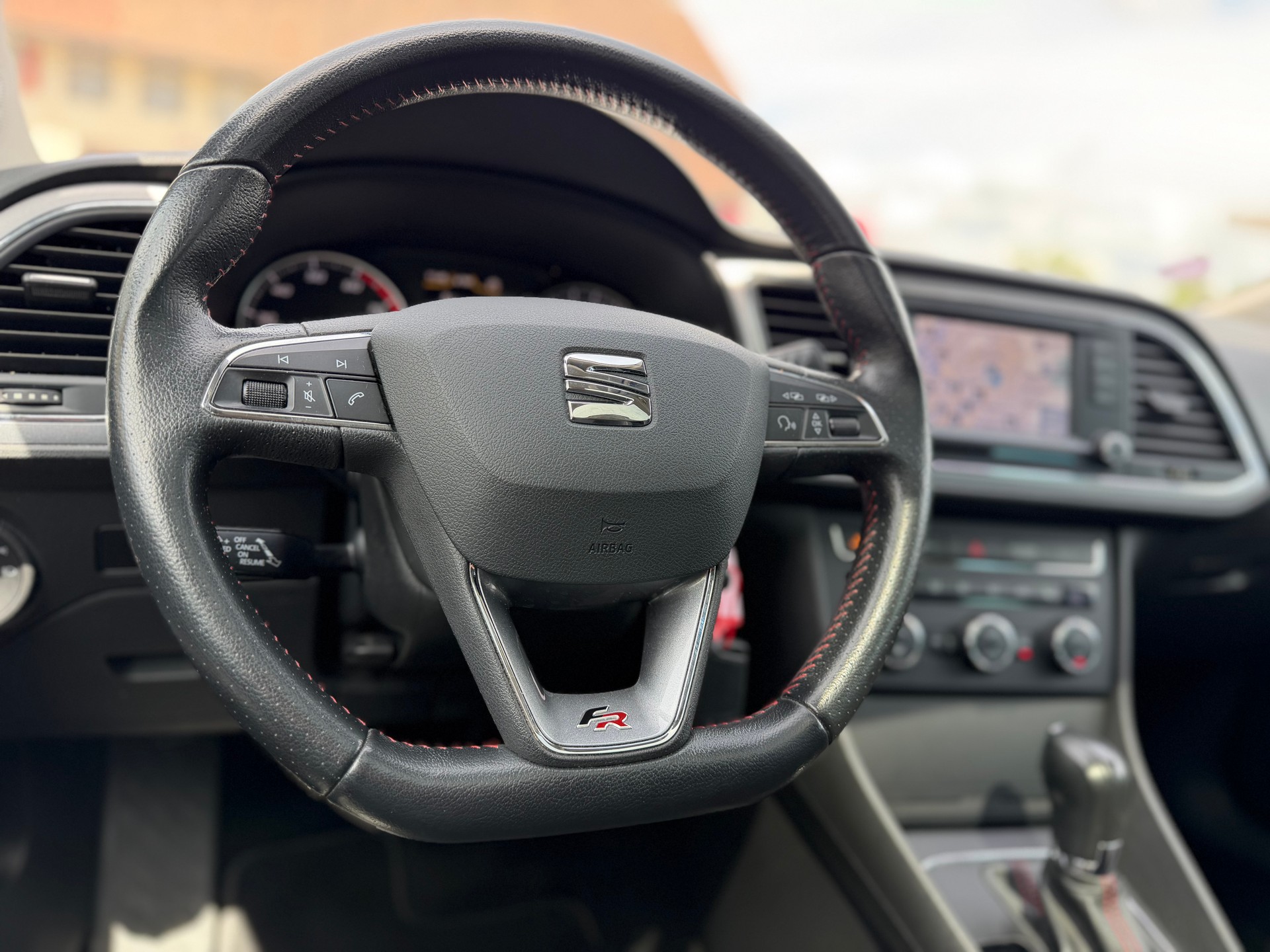SEAT Leon 1.8 TSI FR DSG-image-7
