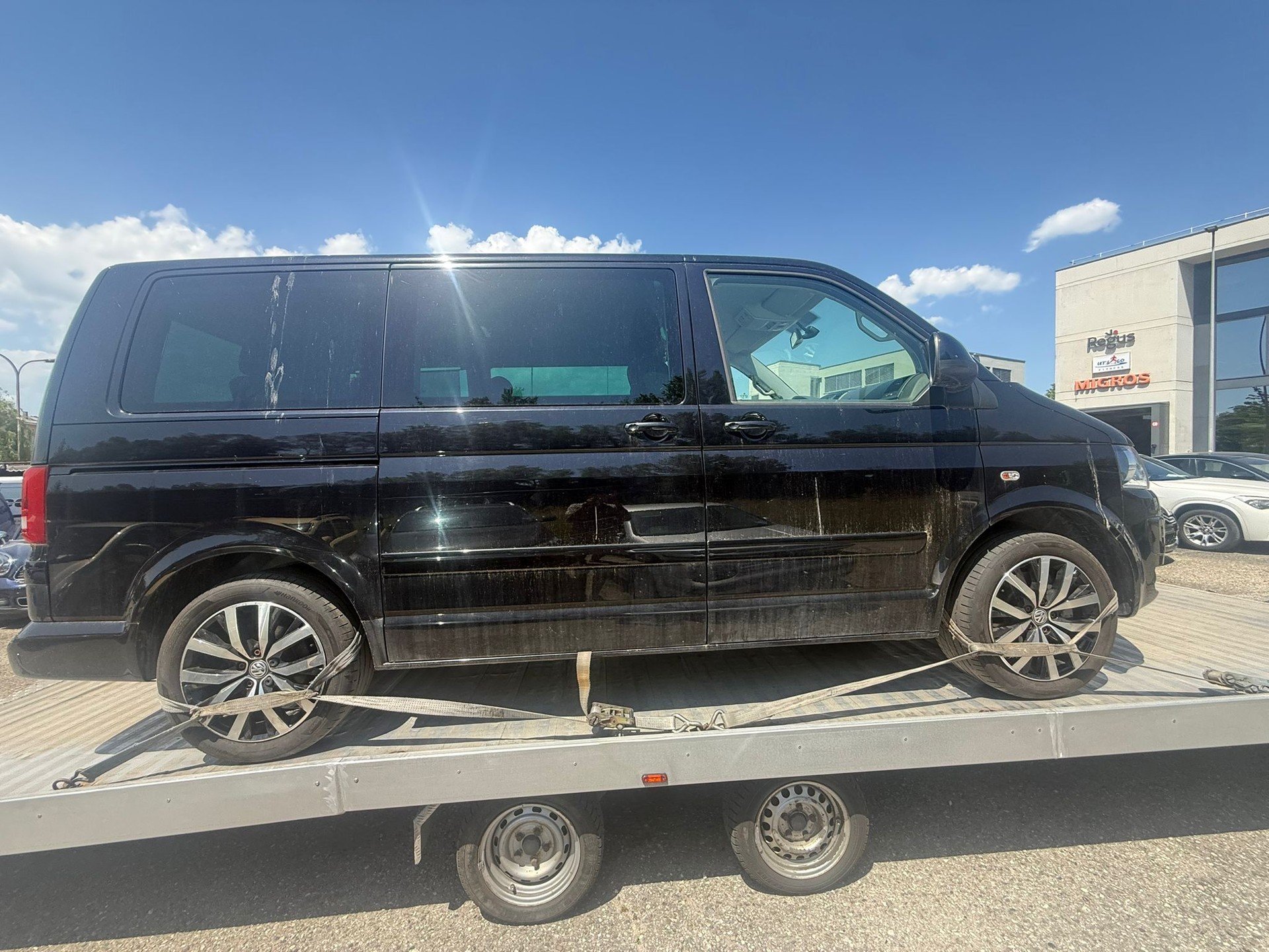 VW T5 Multivan Trendline 2.0 TDI CR 4Motion-image-3