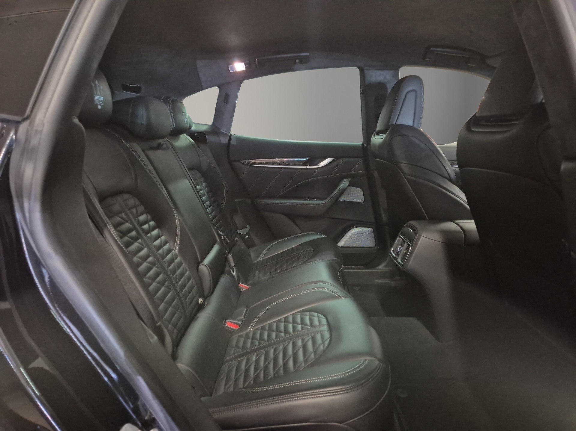 MASERATI Levante 3.8 V8 Trofeo Q4 Automatica LEASING à partir de CHF 795.-/mois-image-13